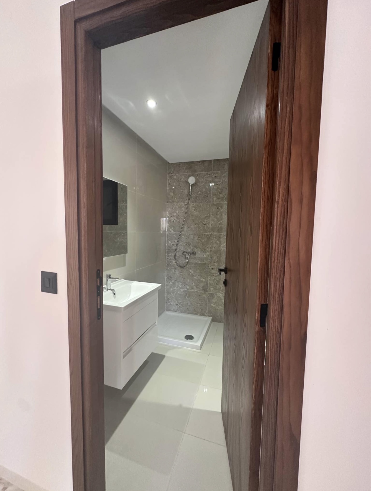 La Marsa&nbsp;Cite Essalama&nbsp;Location&nbsp;Appart. 3 pi�ces&nbsp;S 2 jamais habite cite wahat