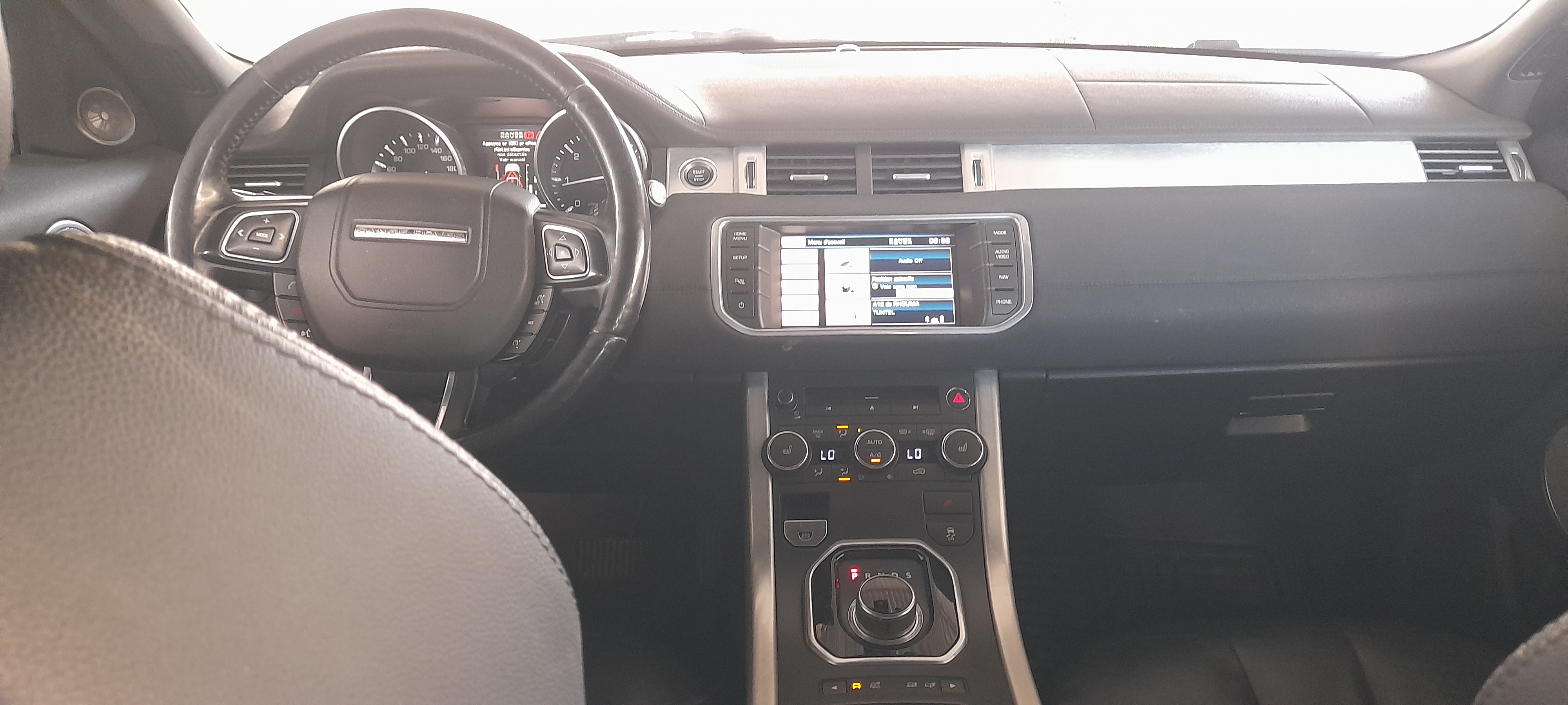 Ain Zaghouan&nbsp;Jardins de Carthage&nbsp;Land-Rover&nbsp;Range&nbsp;Range rover evoque