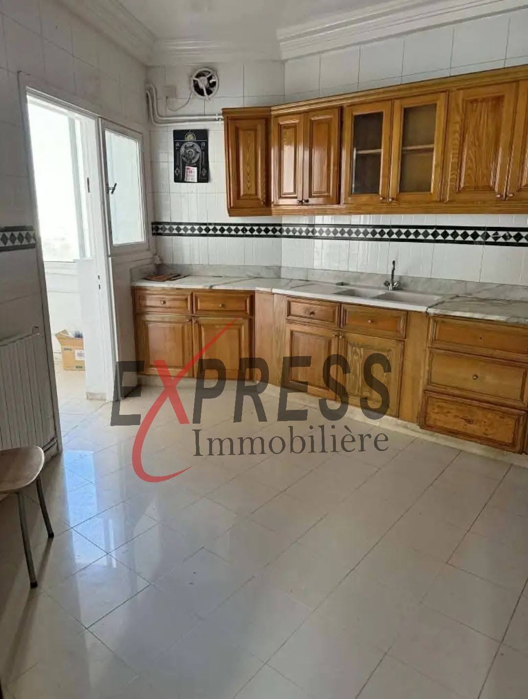 Ariana Ville&nbsp;Cite Ennasr 1&nbsp;Location&nbsp;Appart. 4 pi�ces&nbsp;Appart s3 avec cellier et place parking