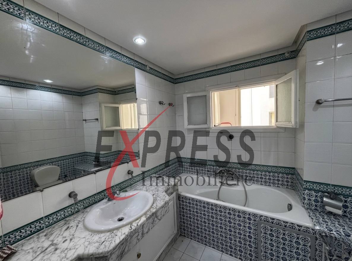 Ariana Ville&nbsp;Cite Ennasr 1&nbsp;Location&nbsp;Appart. 4 pi�ces&nbsp;Appart s3 avec cellier et place parking