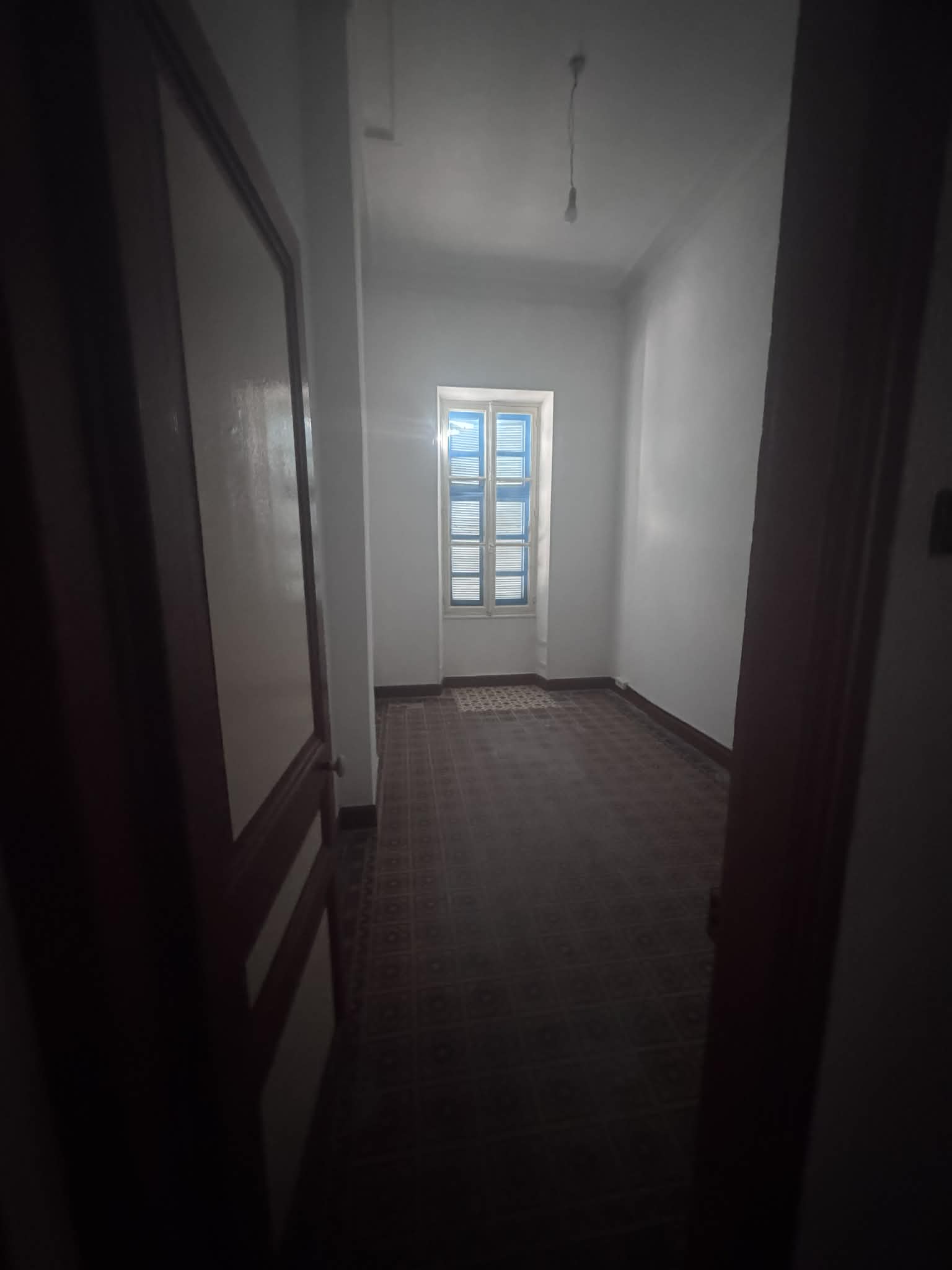 Bab Bhar&nbsp;Bab Bhar&nbsp;Vente&nbsp;Appart. 5 pi�ces+&nbsp;Un grand appartement � rue d'angleterre