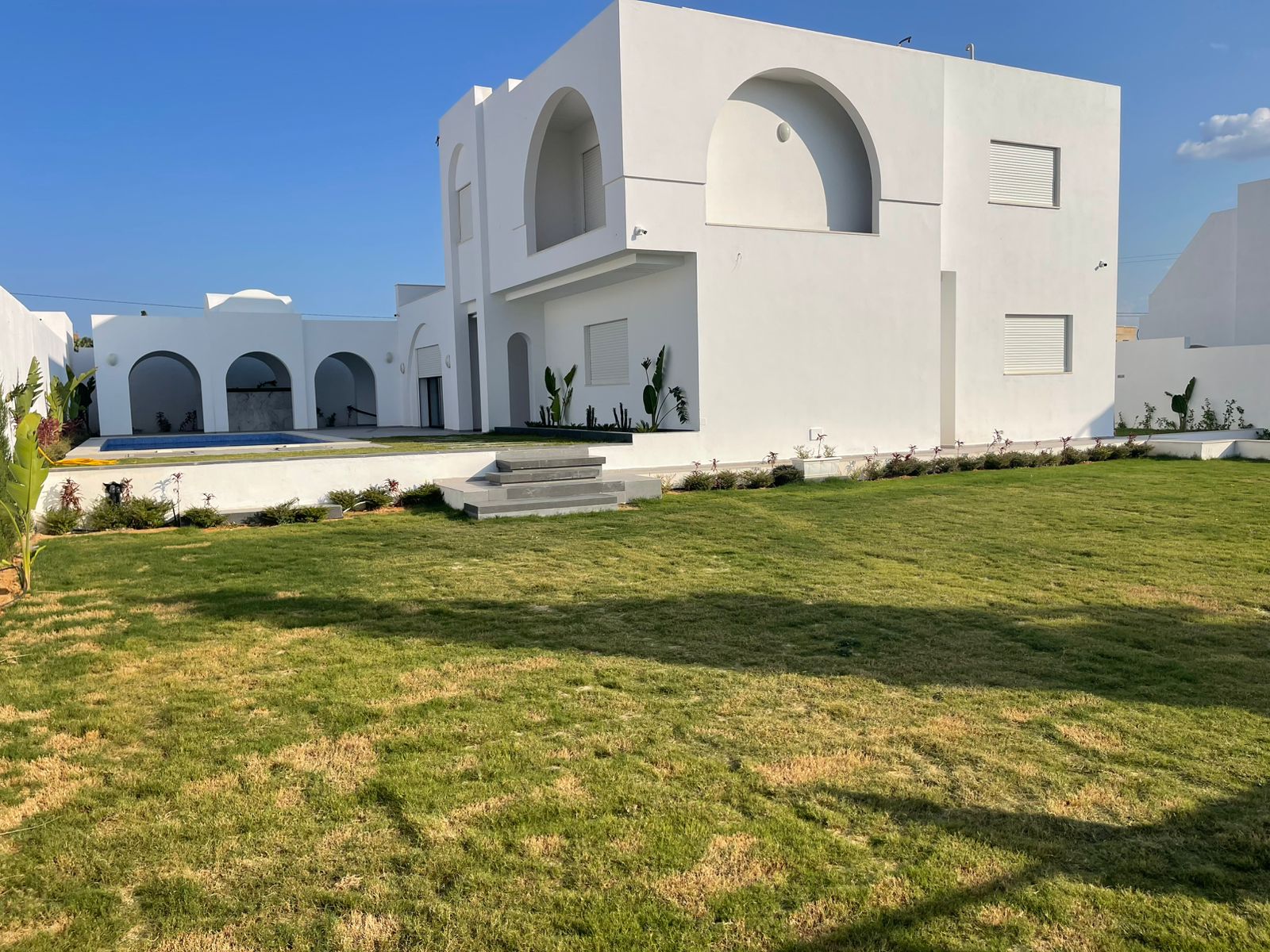 Hammamet&nbsp;Hammamet&nbsp;Vente&nbsp;Appart. 5 pi�ces+&nbsp;Une grande villa de maitre