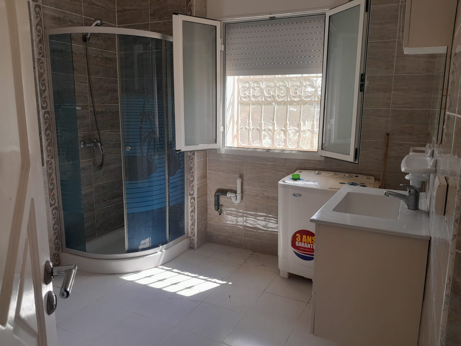 Hammam El Ghezaz&nbsp;Hammam El Ghezaz&nbsp;Location vacances&nbsp;Appart. 4 pi�ces&nbsp;Etage villa s3 au bord de la mer