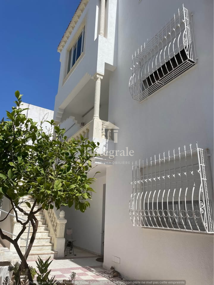 Ariana Ville&nbsp;Cite Ennasr 2&nbsp;Vente&nbsp;Maisons&nbsp;Belle villa 3 niveaux