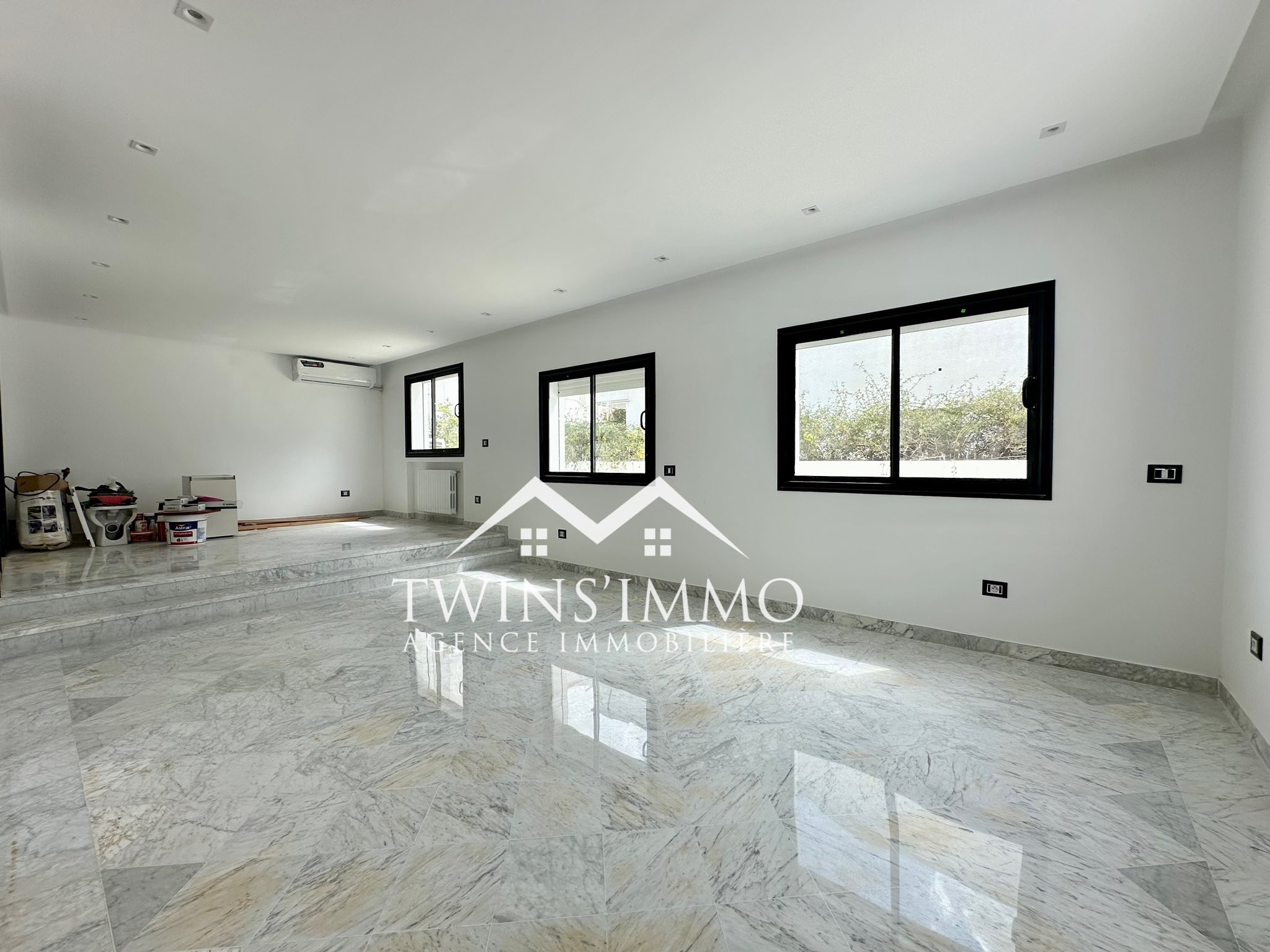 La Marsa&nbsp;Marsa Ennassim&nbsp;Location&nbsp;Maisons&nbsp;Villa s4 avec jardin � la marsa