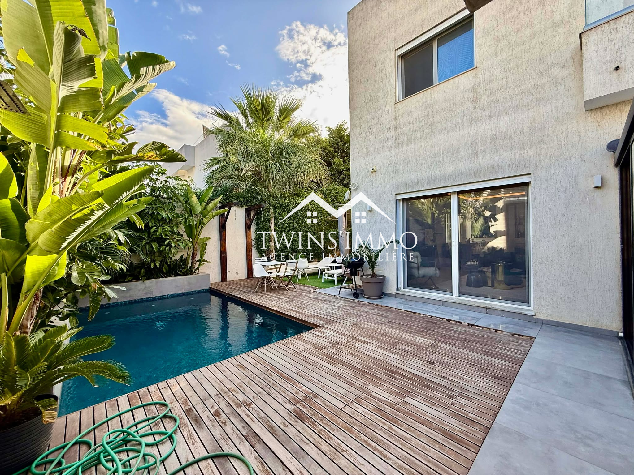 La Marsa&nbsp;Gammart&nbsp;Location&nbsp;Maisons&nbsp;Villa s4 vide avec piscine � gammarth