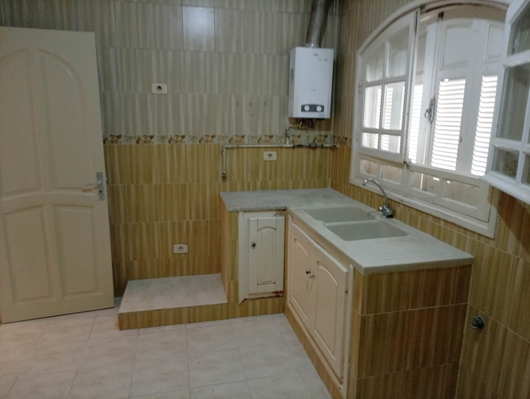 Sousse Riadh&nbsp;Sousse Riadh&nbsp;Location&nbsp;Appart. 4 pi�ces&nbsp;2eme �tage villa sousse riadh