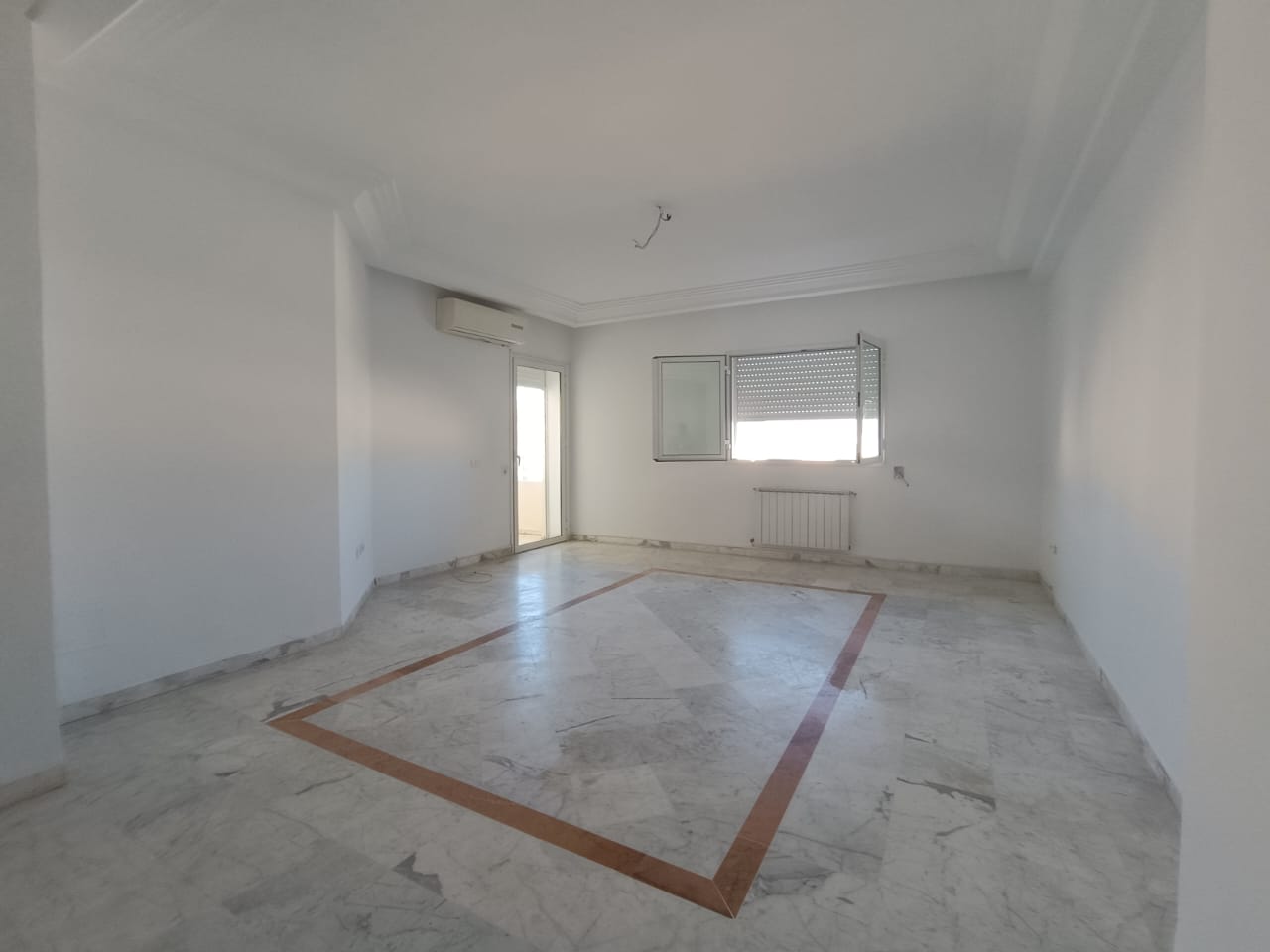 La Marsa&nbsp;Berge Du Lac&nbsp;Vente&nbsp;Appart. 4 pi�ces&nbsp;Appartement s3 avec ppkg ss sol