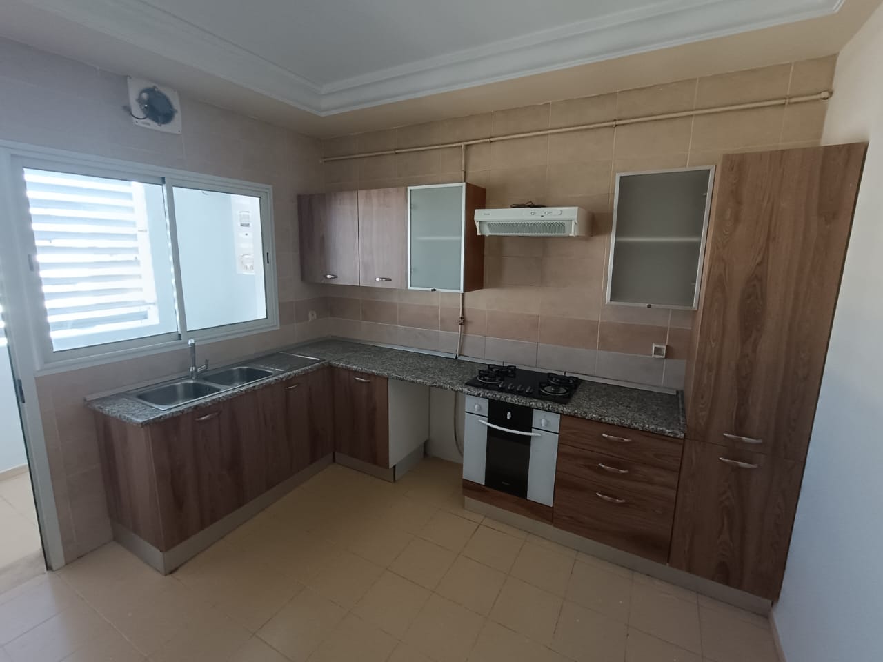 La Marsa&nbsp;Berge Du Lac&nbsp;Vente&nbsp;Appart. 4 pi�ces&nbsp;Appartement s3 avec ppkg ss sol