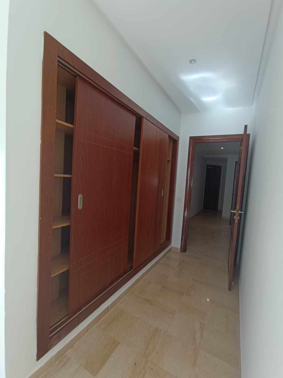 La Marsa&nbsp;Berge Du Lac&nbsp;Vente&nbsp;Appart. 4 pi�ces&nbsp;Appartement s3 avec ppkg ss sol