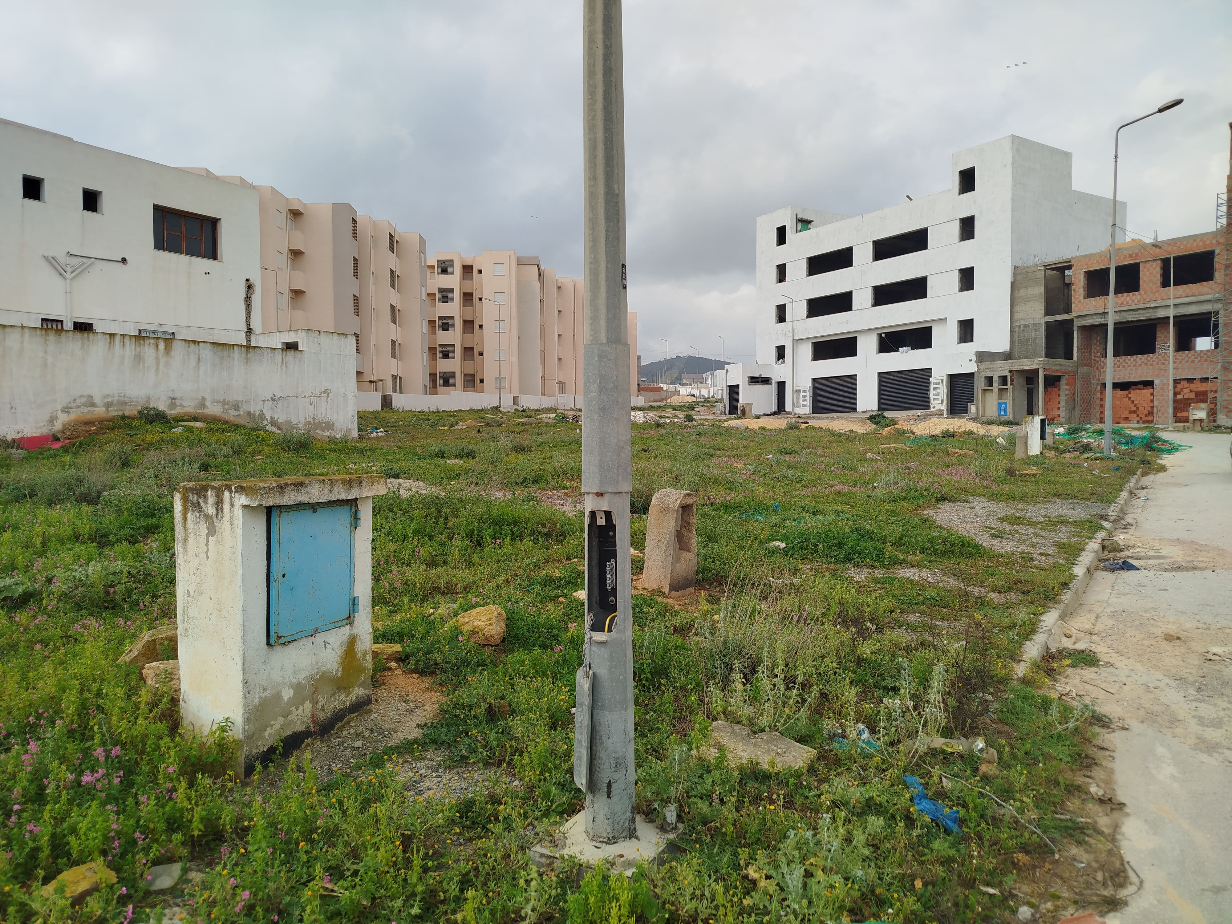 Sidi Thabet&nbsp;Cite El Bokri&nbsp;Vente&nbsp;Surfaces&nbsp;Terrain industrielle 240m2
