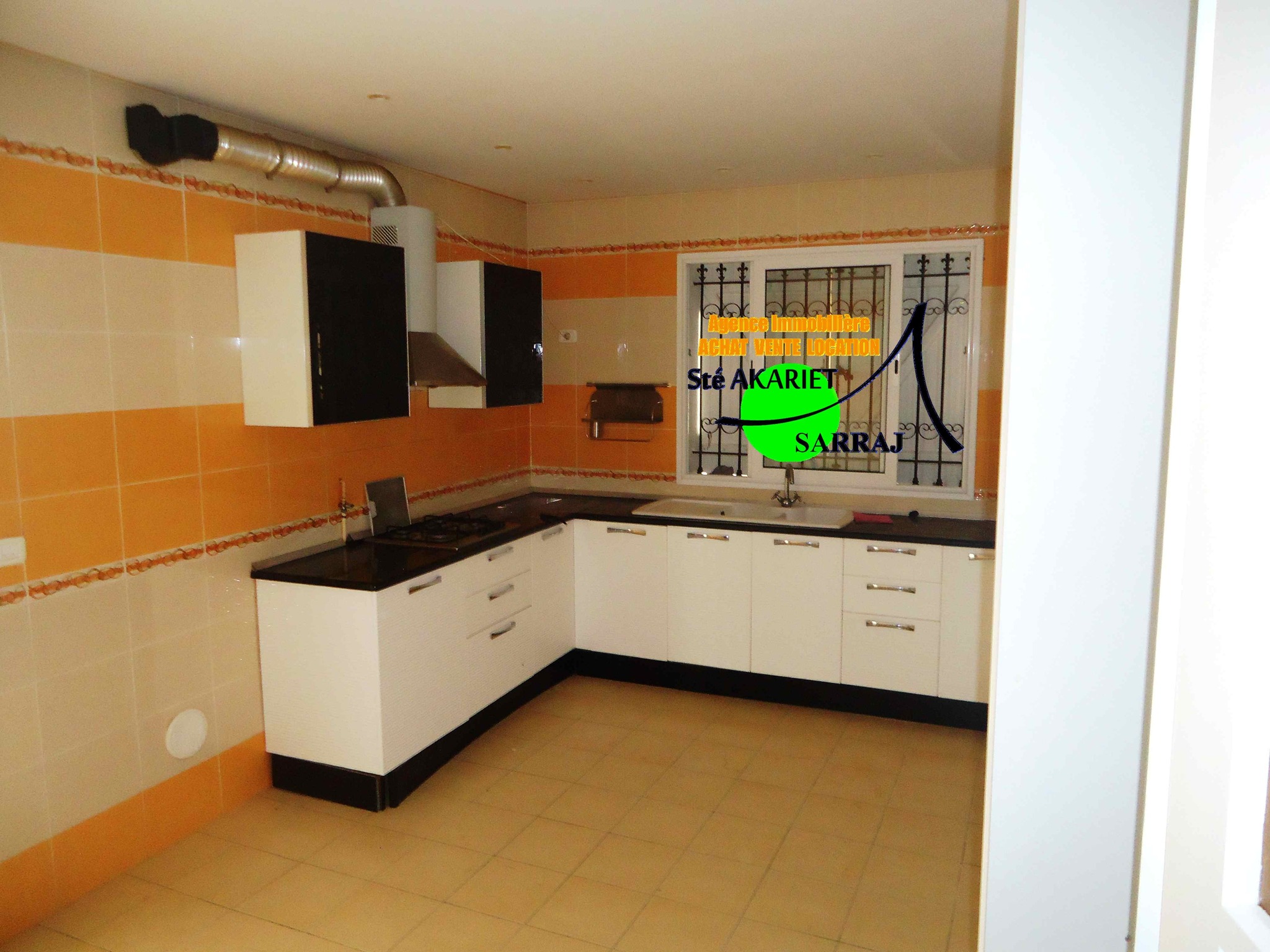 Sousse Jaouhara&nbsp;Khezama Ouest&nbsp;Vente&nbsp;Maisons&nbsp;Villa rdc et 1�r �tage � khzema ouest