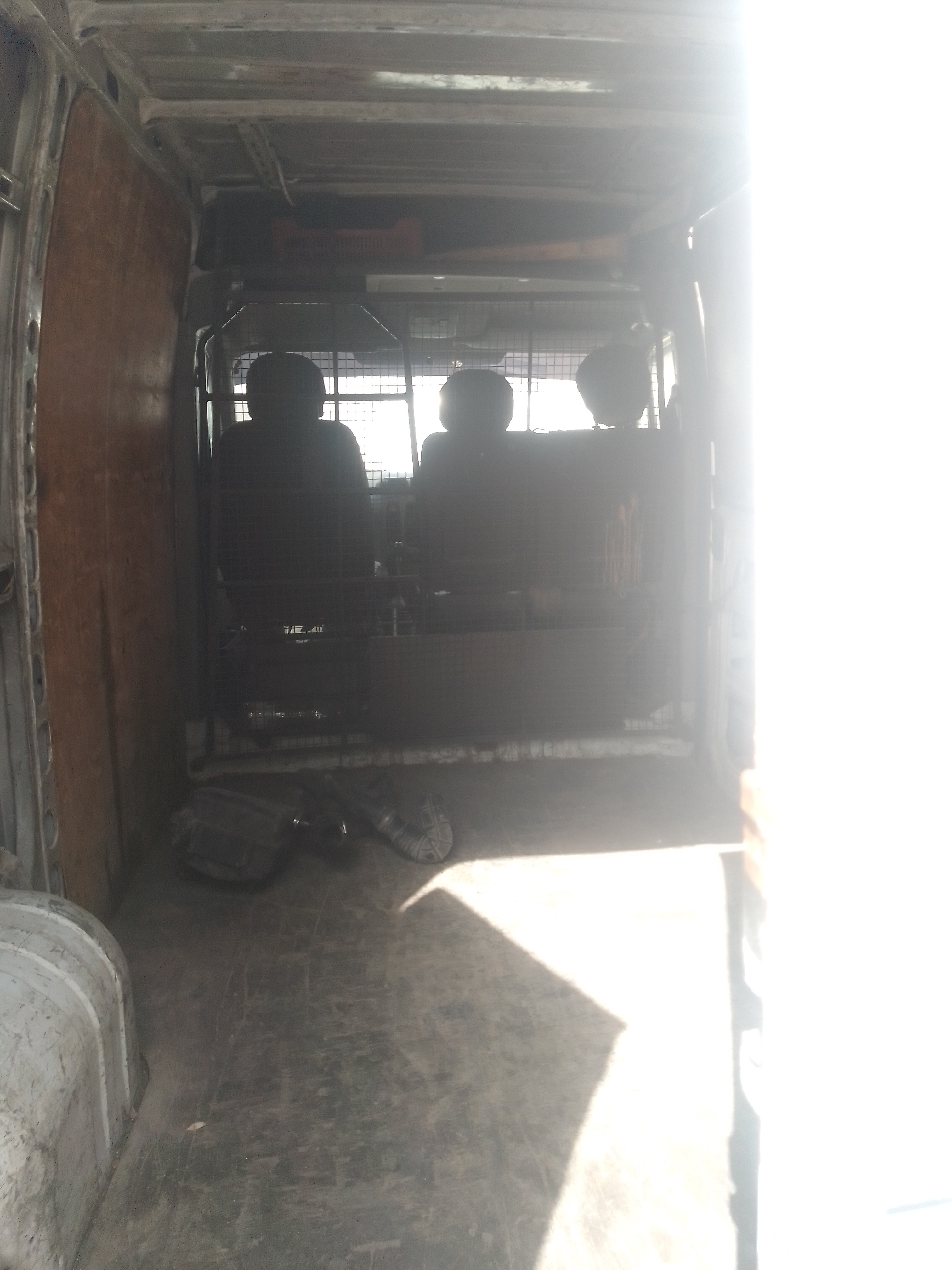Bab Souika&nbsp;Bab El Khadra&nbsp;Renault&nbsp;Master&nbsp;Camion  ferraille sans carte grise tunisie