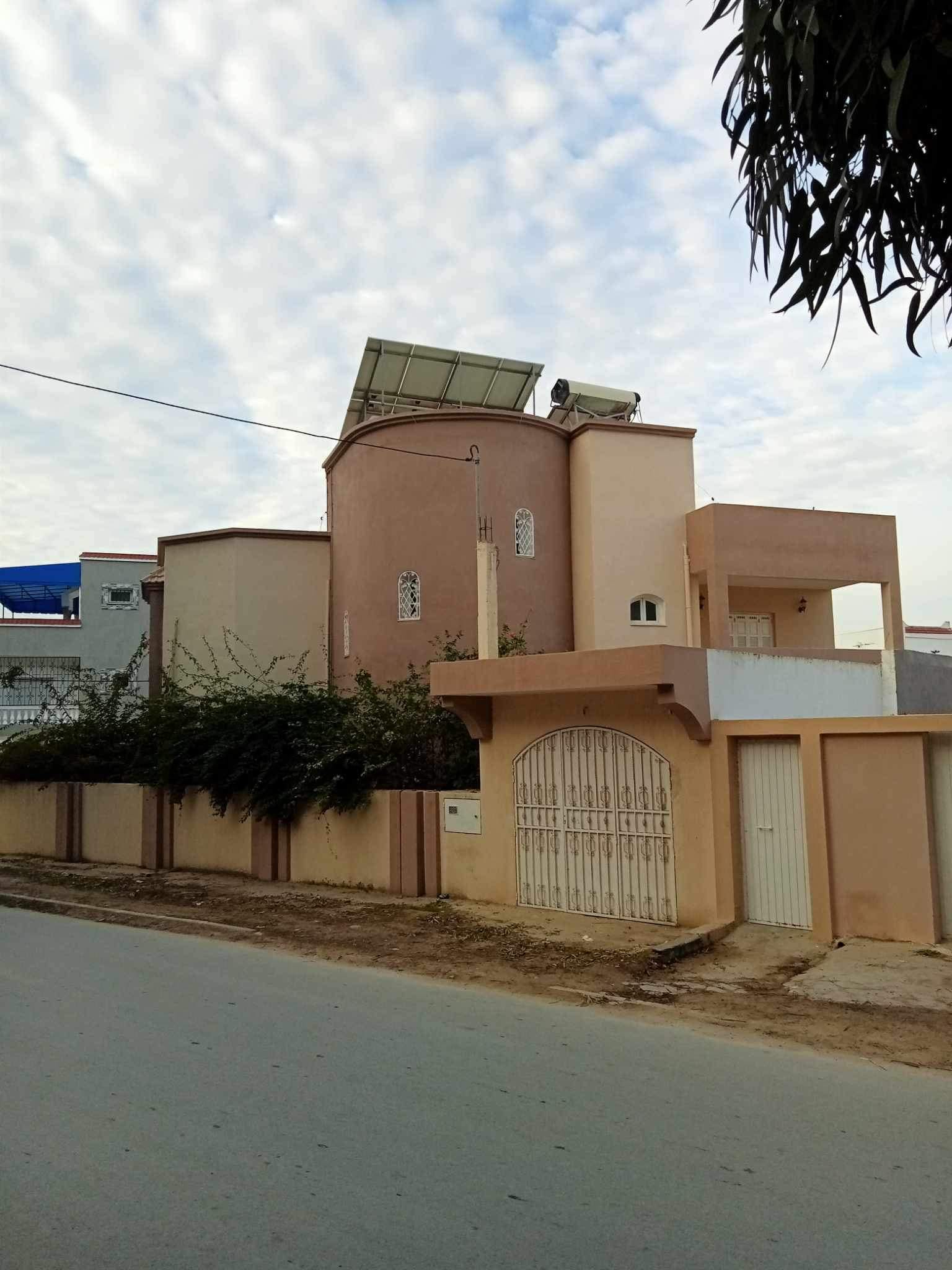 Menzel Bourguiba&nbsp;Cite De La Douane&nbsp;Vente&nbsp;Maisons&nbsp;Villa angle avec jardin  double fa�ade  � mb