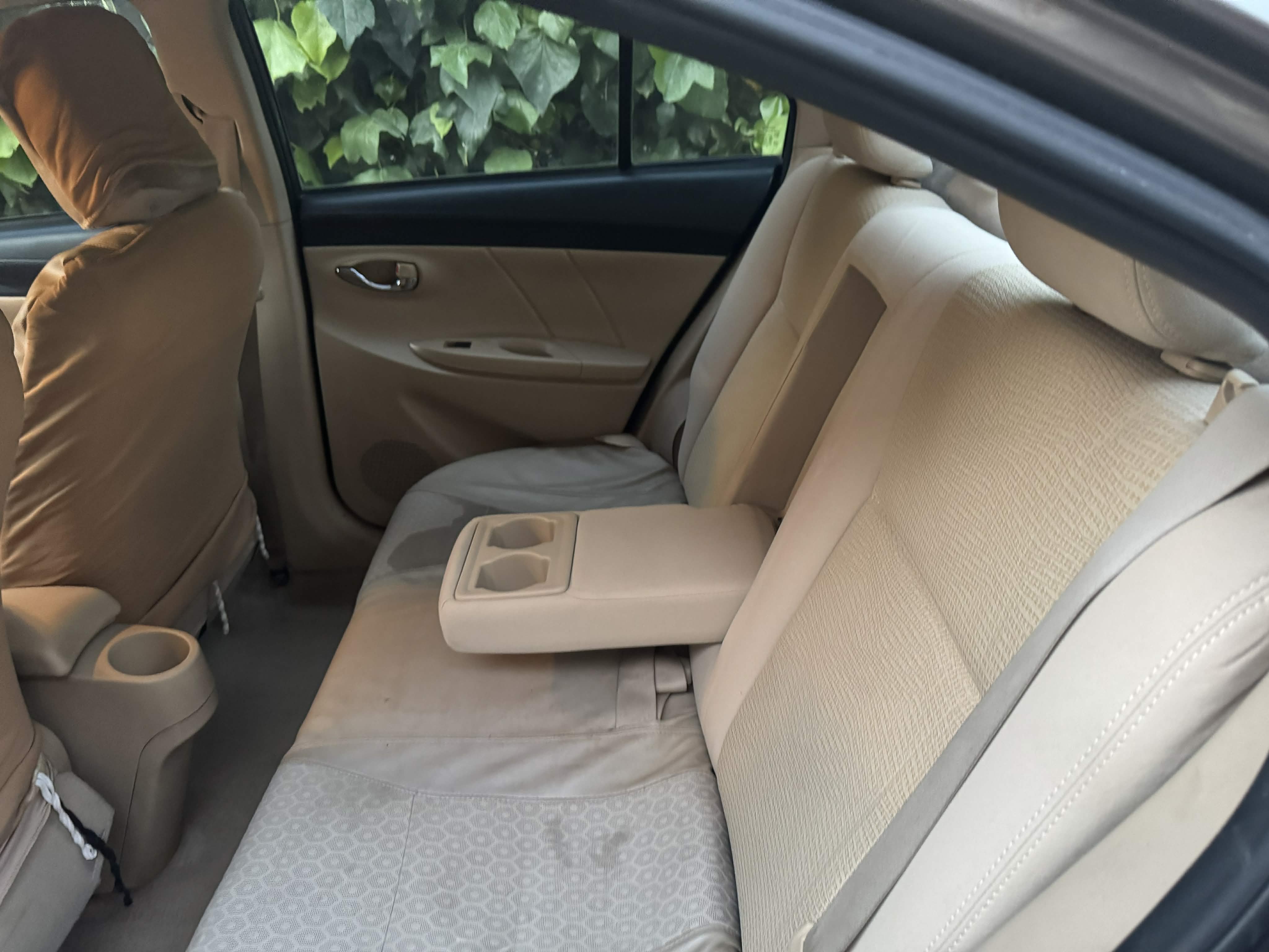 Le Bardo&nbsp;Le Bardo&nbsp;Toyota&nbsp;Yaris&nbsp;Toyota yaris sedan bronze