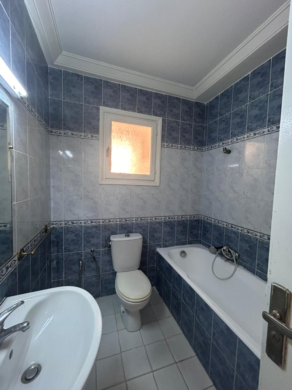 Ariana Ville&nbsp;Ariana&nbsp;Vente&nbsp;Appart. 3 pi�ces&nbsp;Appartement spacieux et calme � ariana essoghra