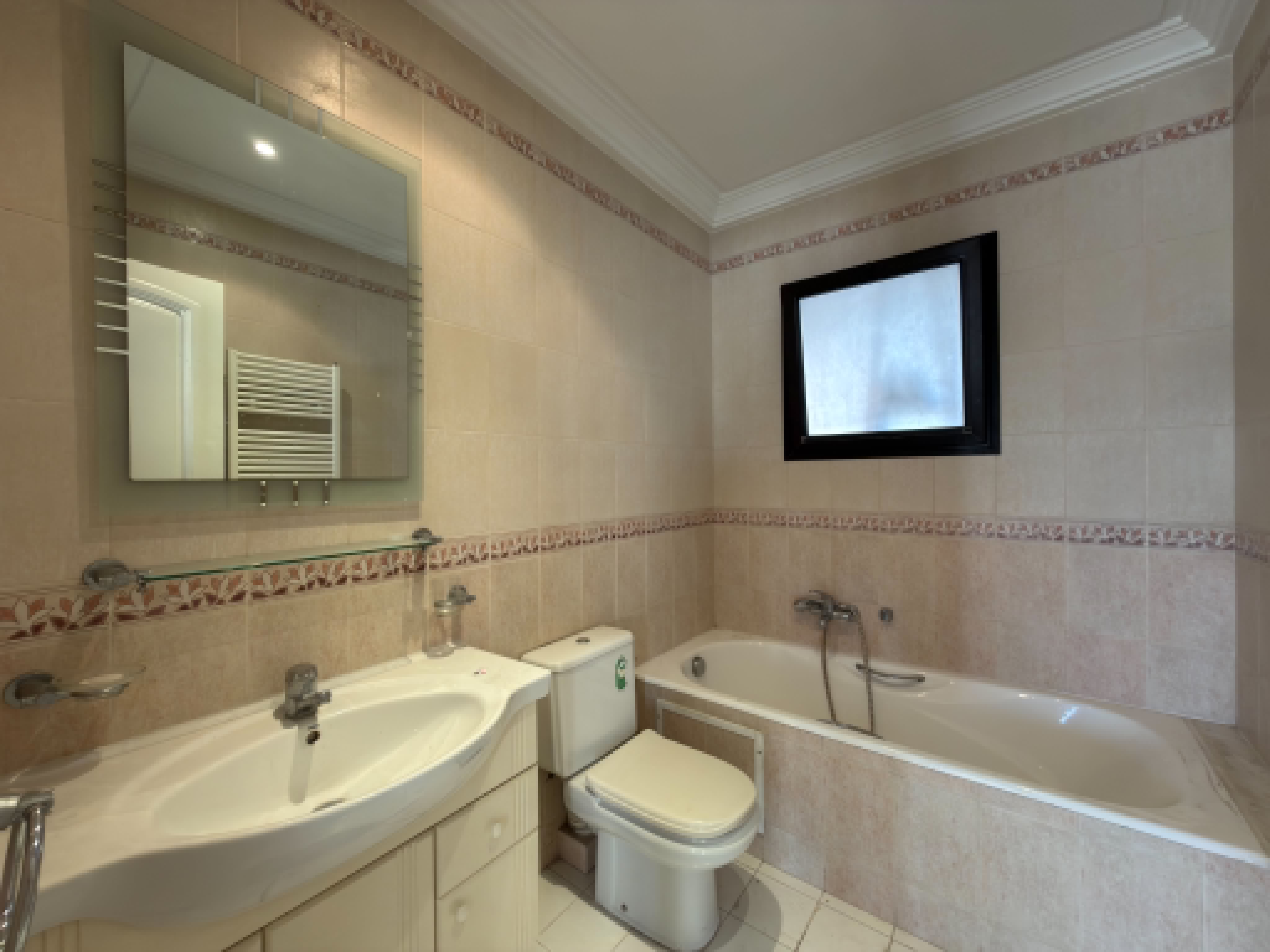 Ariana Ville&nbsp;Cite Ennasr 2&nbsp;Location&nbsp;Appart. 4 pi�ces&nbsp;Appart s3 avec terrasse � ennasr 2 hedi nouira