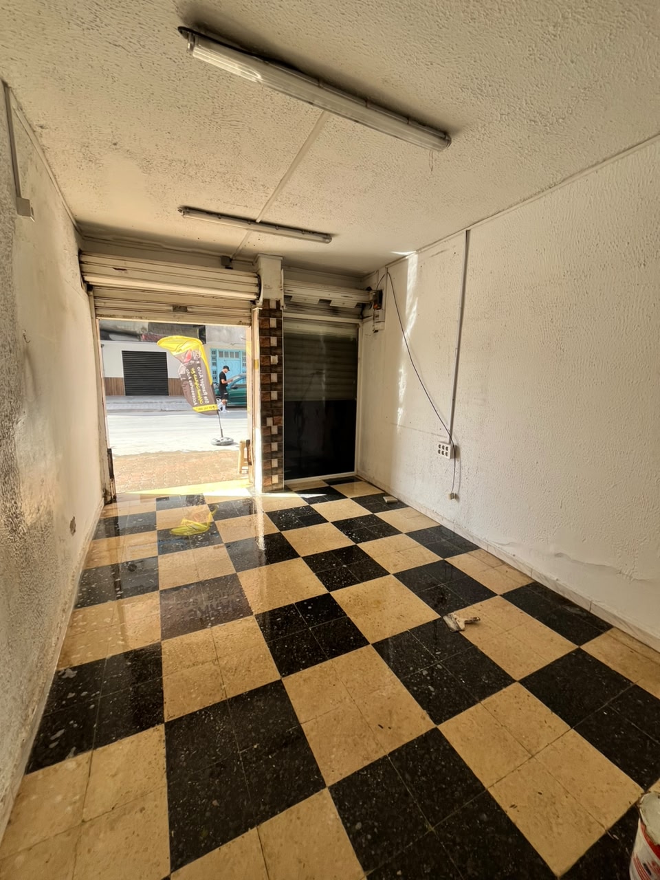 La Soukra&nbsp;Mosque Erraoudha&nbsp;Location&nbsp;Appart. 1 pi�ce&nbsp;Local commercial