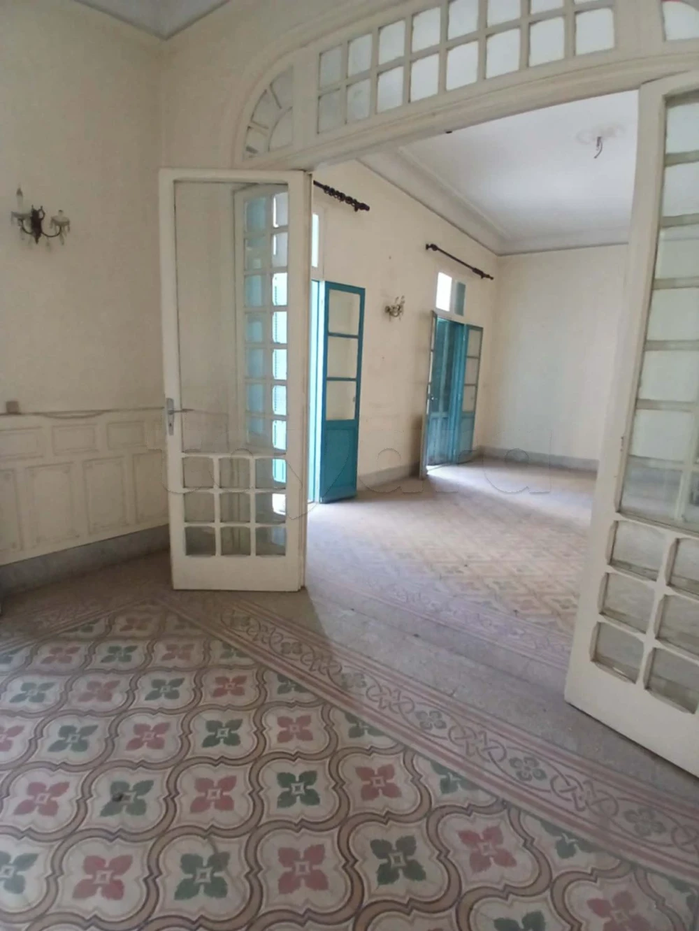 Bab Bhar&nbsp;Republique&nbsp;Vente&nbsp;Appart. 5 pi�ces+&nbsp;Grand appartement rue de marseille