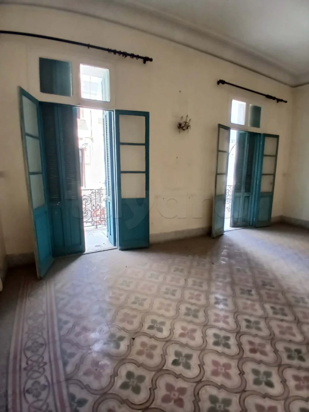 Bab Bhar&nbsp;Republique&nbsp;Vente&nbsp;Appart. 5 pi�ces+&nbsp;Grand appartement rue de marseille