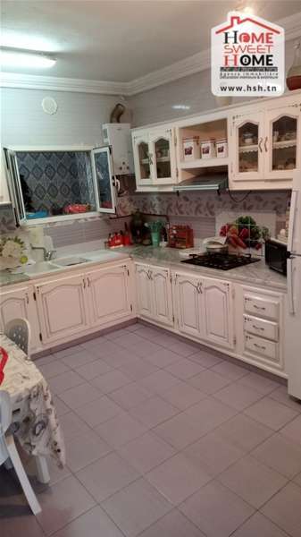 Rades&nbsp;Rades Plage&nbsp;Vente&nbsp;Appart. 4 pi�ces&nbsp;Immeuble zmorod  � rades plage
