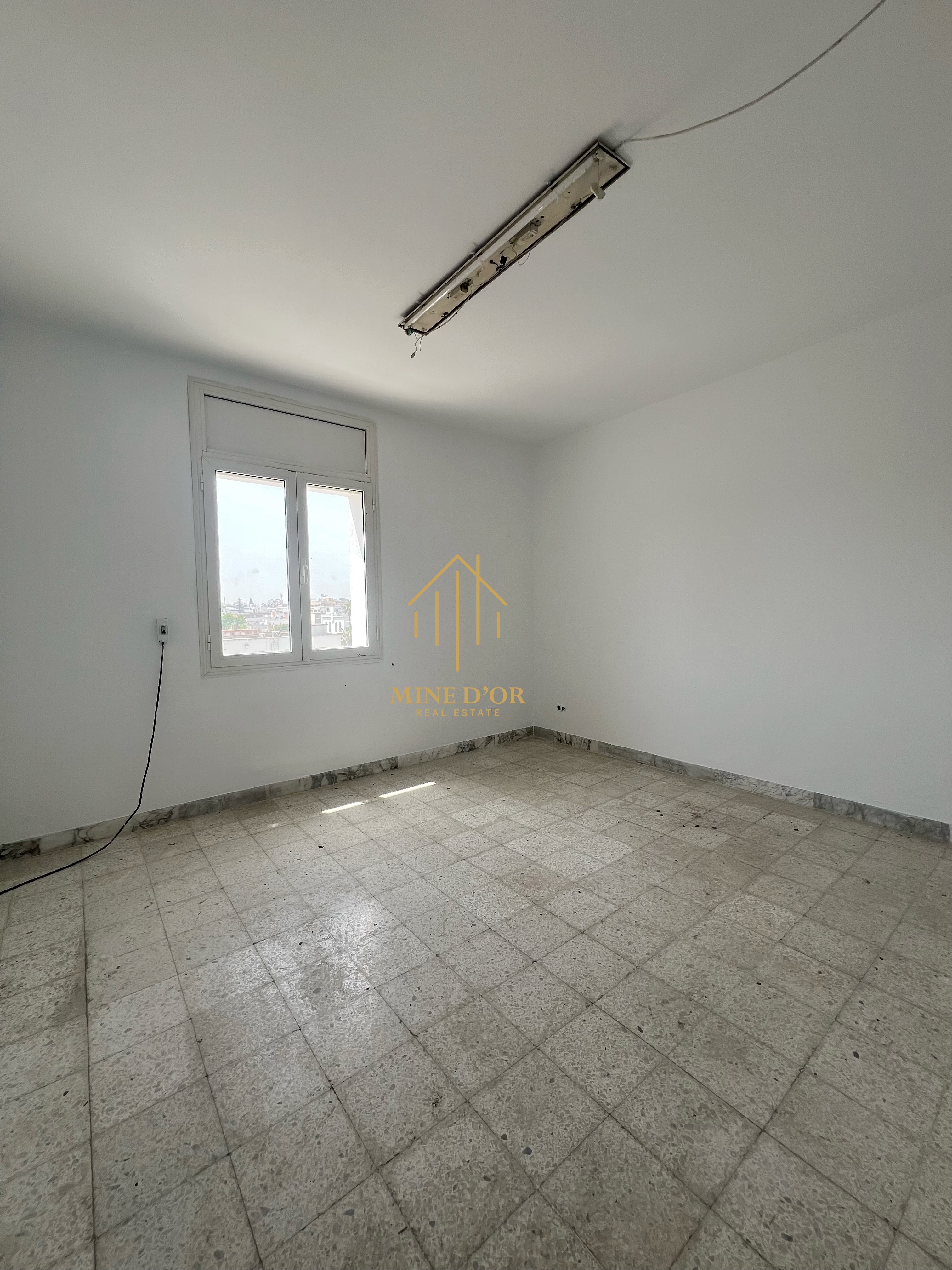 Bab Bhar&nbsp;Montplaisir&nbsp;Bureaux & Commerces&nbsp;Bureau&nbsp;Bureau en h4 a kheireddine pacha montplaisir
