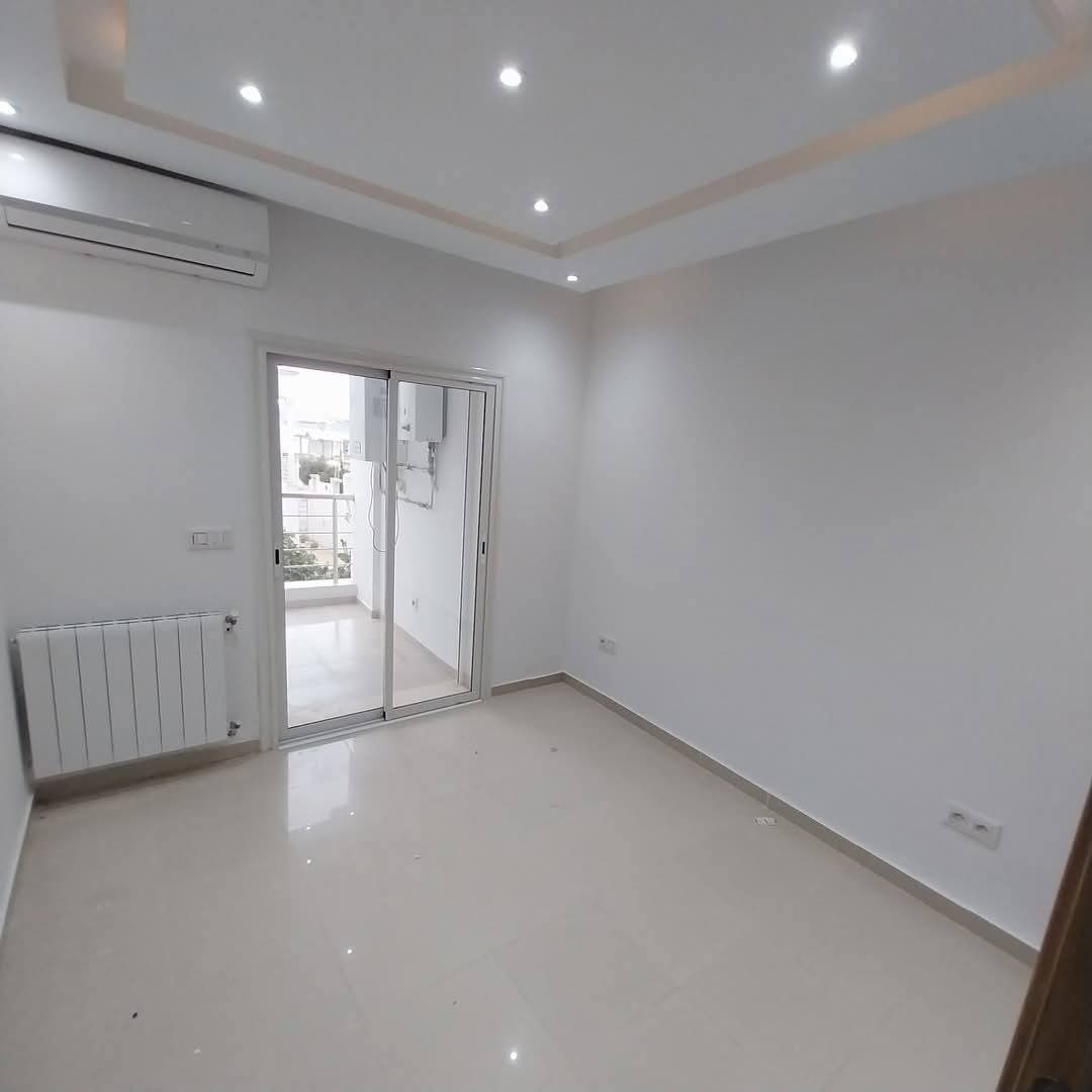 La Marsa&nbsp;Marsa Ennassim&nbsp;Location&nbsp;Appart. 2 pi�ces&nbsp;S2 city el wifak luxueux