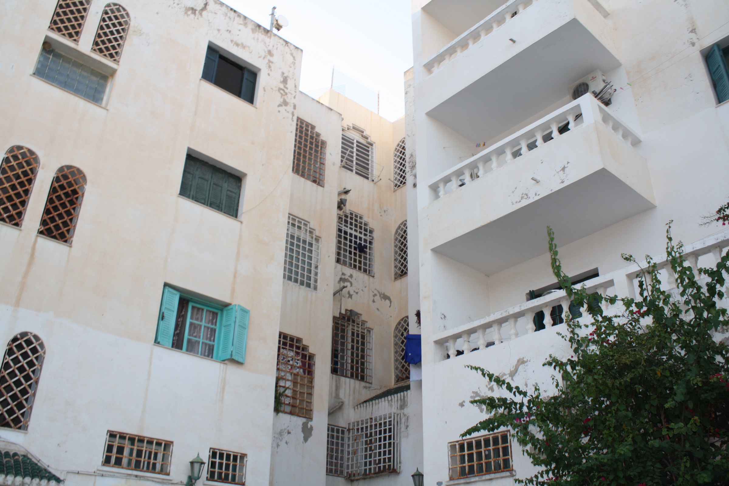 Hammam Chatt&nbsp;Hammam Chatt&nbsp;Vente&nbsp;Appart. 4 pi�ces&nbsp;Gps  appart spacieux 3em �tage