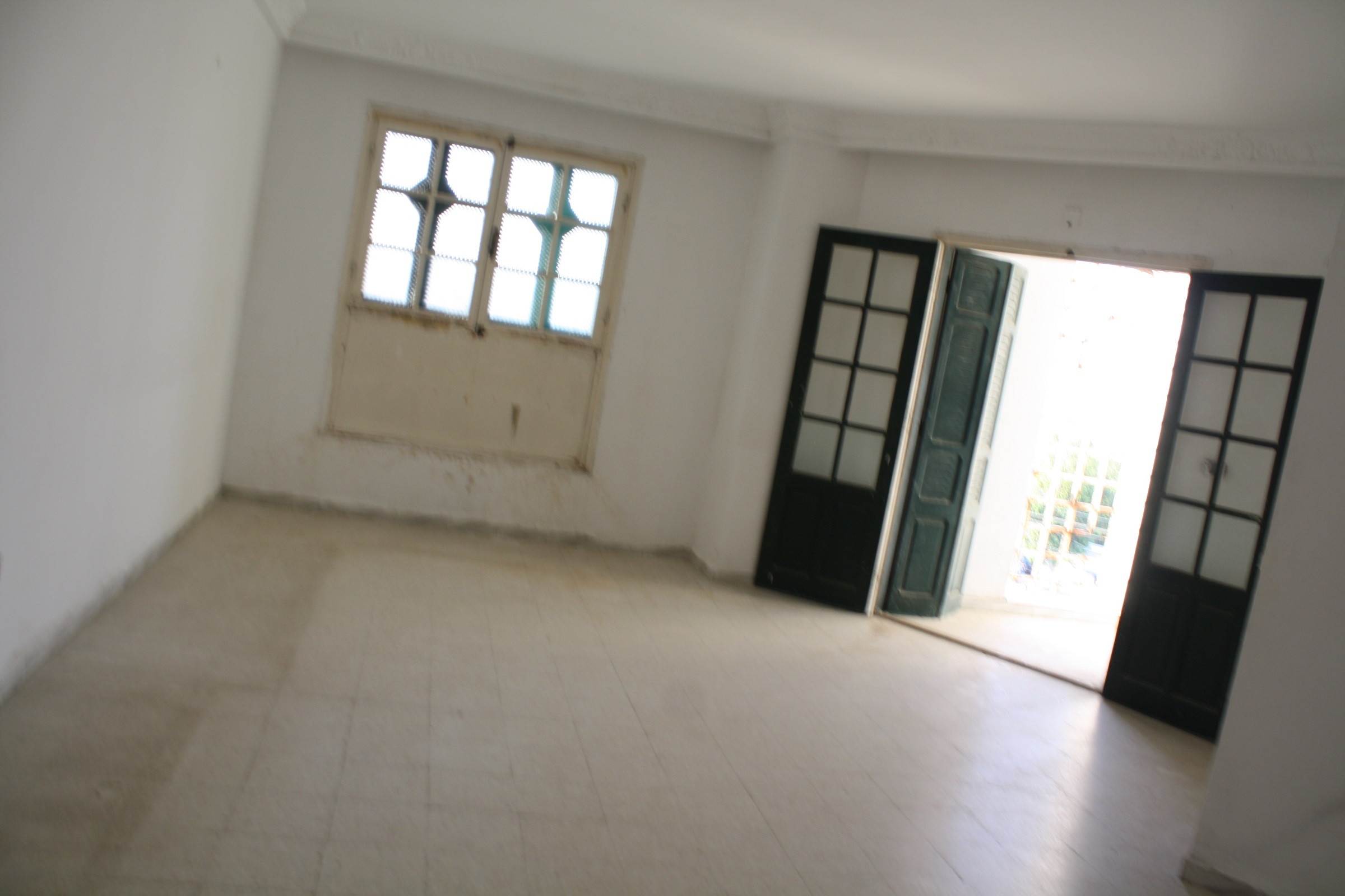 Hammam Chatt&nbsp;Hammam Chatt&nbsp;Vente&nbsp;Appart. 4 pi�ces&nbsp;Gps  appart spacieux 3em �tage