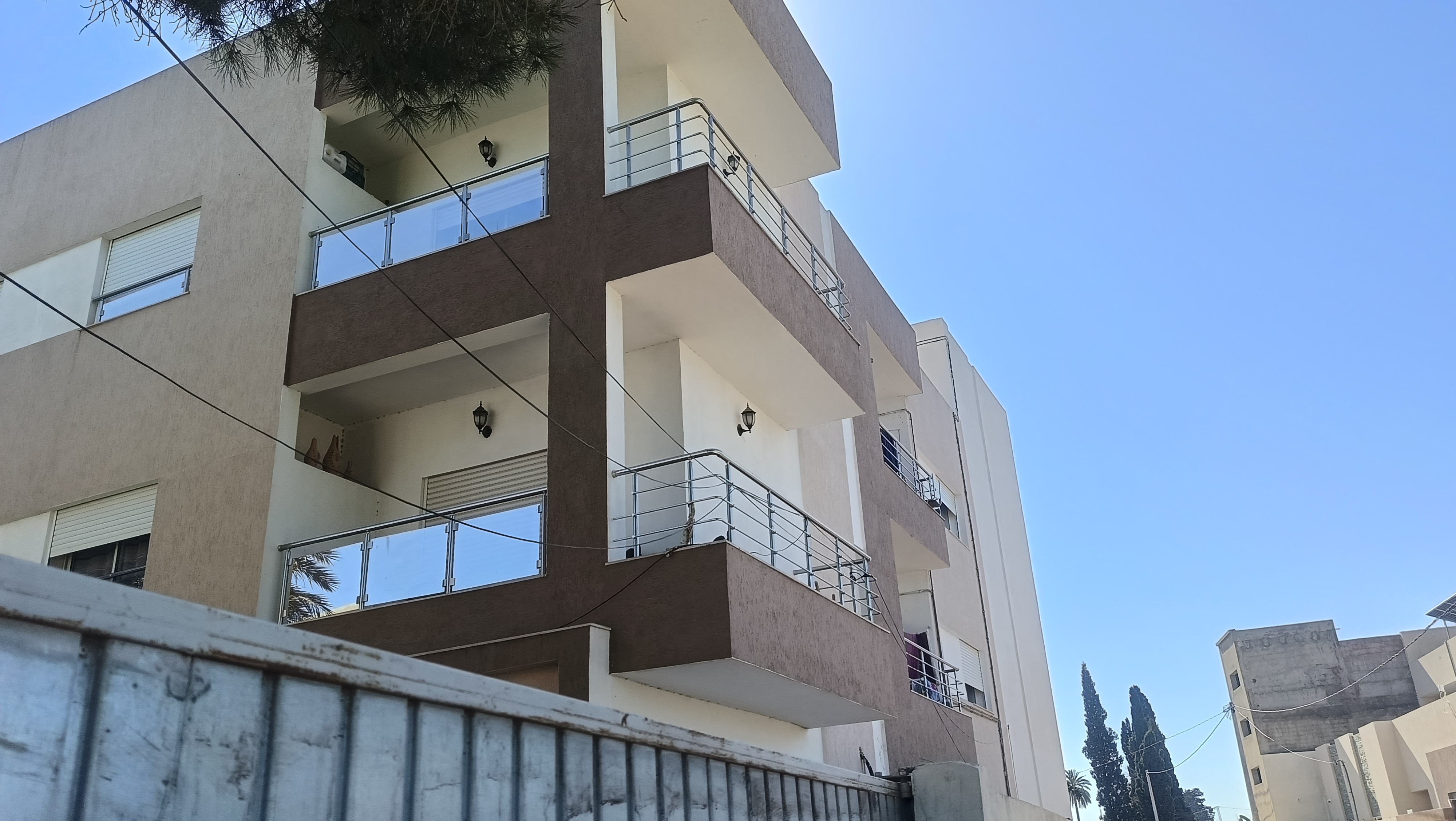 Mannouba&nbsp;La Mannouba&nbsp;Vente&nbsp;Maisons&nbsp;Villa plus 7 appartements  caf�   deux loco