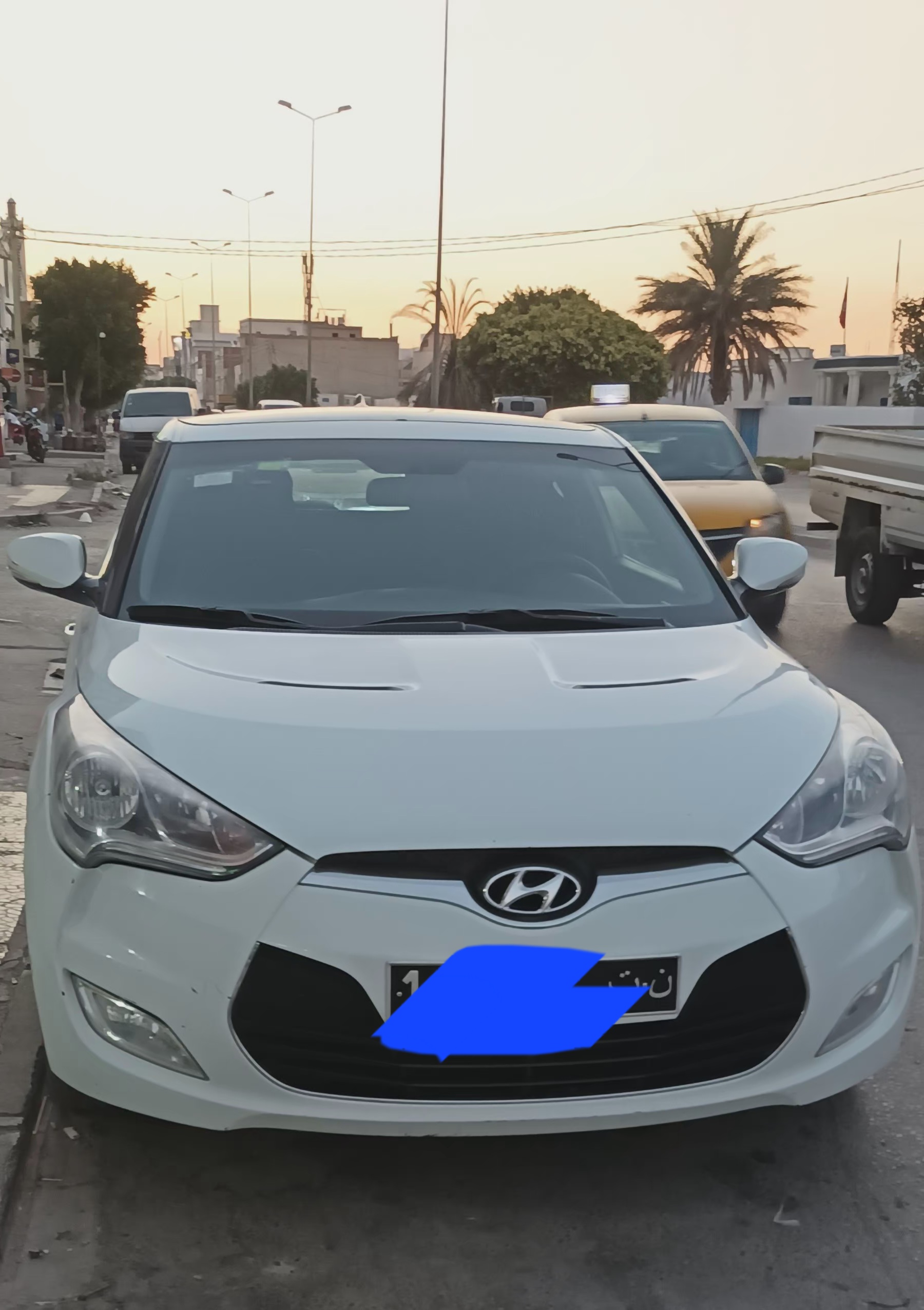 Kairouan Sud&nbsp;Kairouan Sud&nbsp;Hyundai&nbsp;Autre Mod�le&nbsp;Veloster en tres bon etat import�e du golf