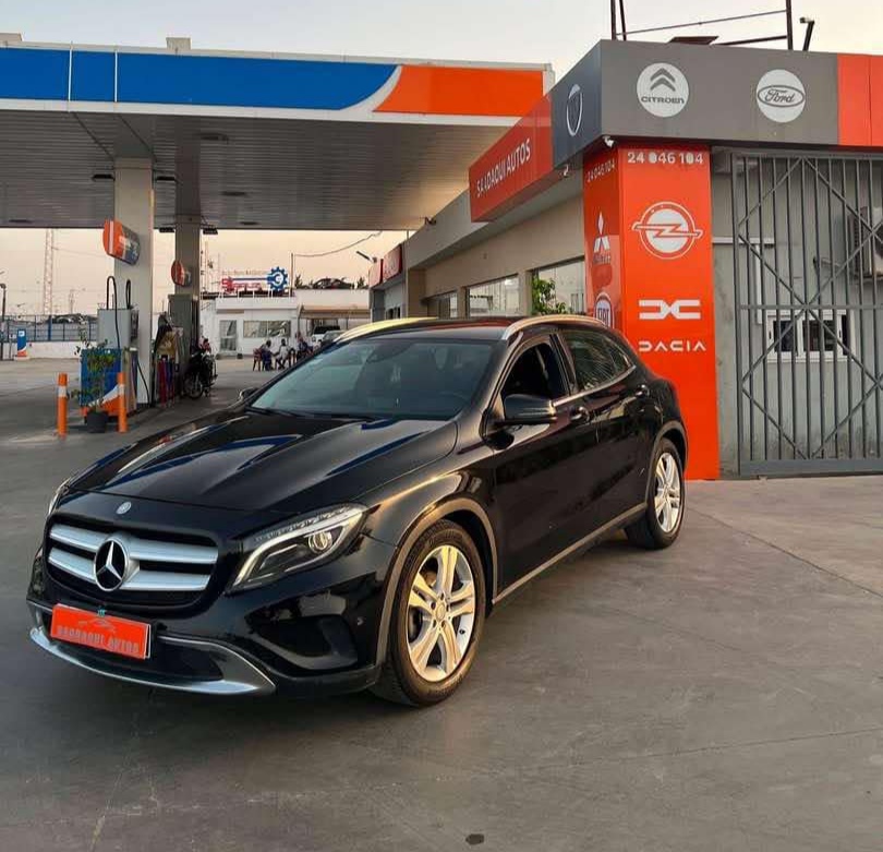 La Marsa&nbsp;Berge Du Lac&nbsp;Mercedes&nbsp;GL&nbsp;Mercedes gla180 essence 2015