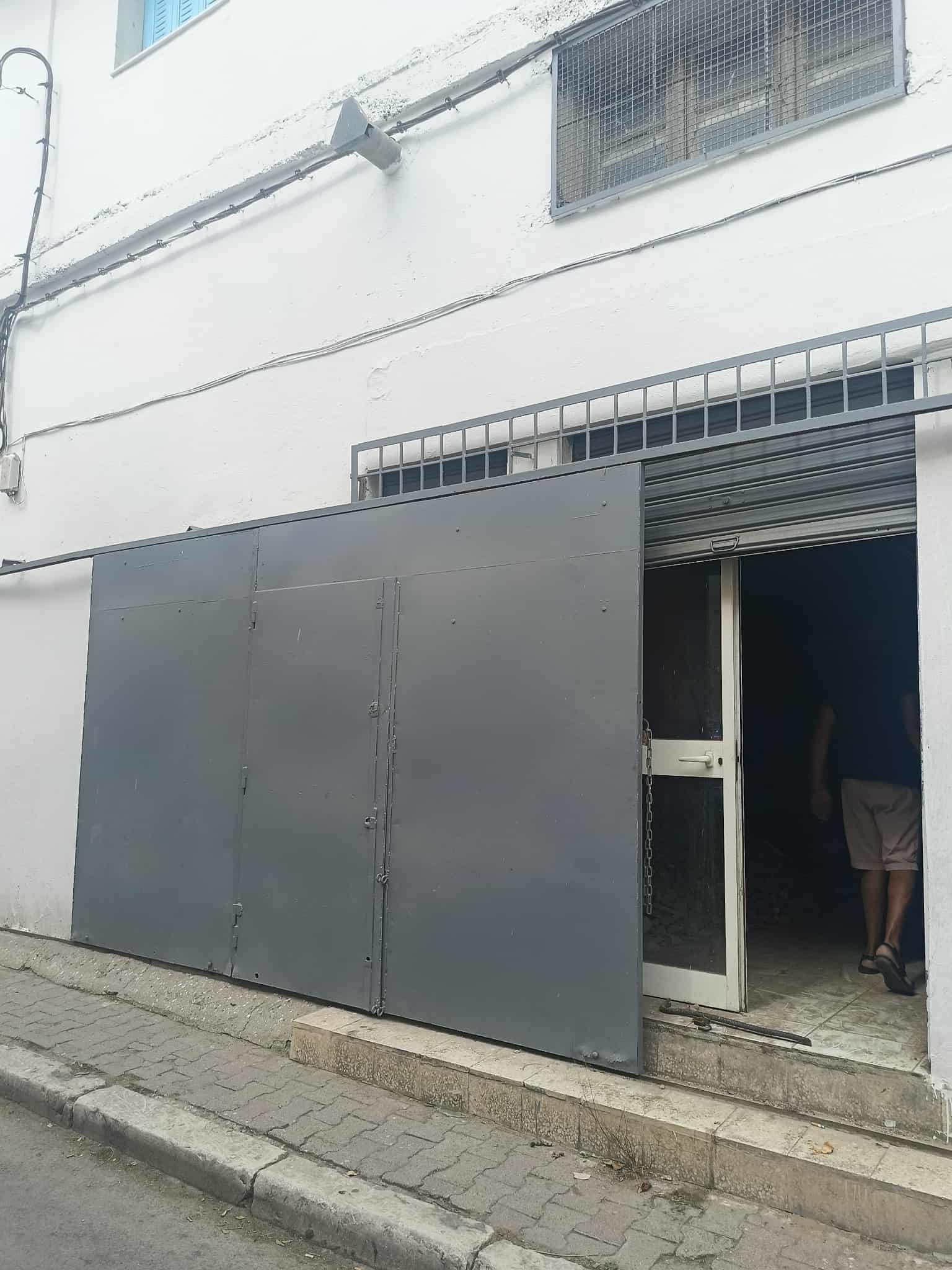 Bab Souika&nbsp;Bab El Assel&nbsp;Vente&nbsp;Autre&nbsp;Deux bureaux et 3 locaux commerciaux � beb la3sal
