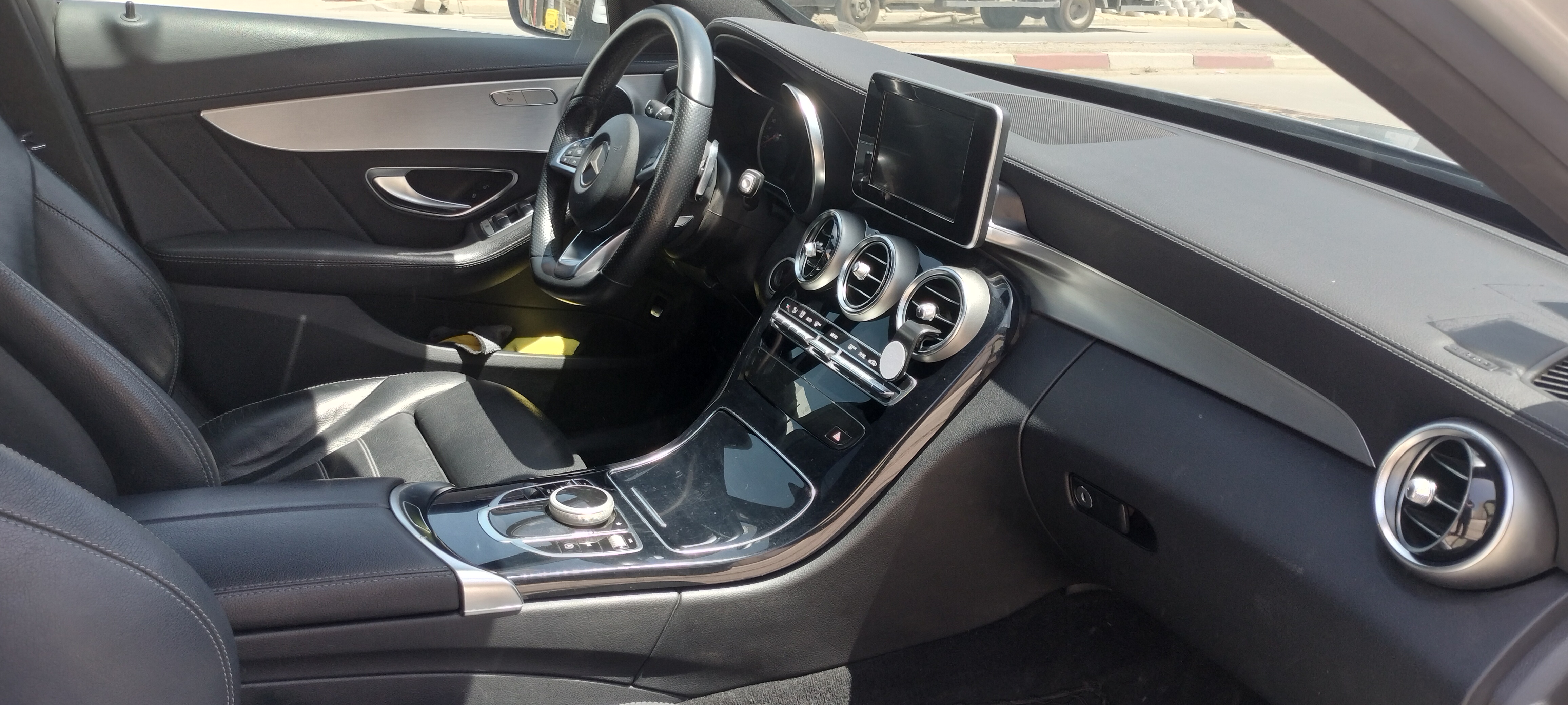 Ain Zaghouan&nbsp;Jardins de Carthage&nbsp;Mercedes&nbsp;C&nbsp;Mercedes c200 amg pack