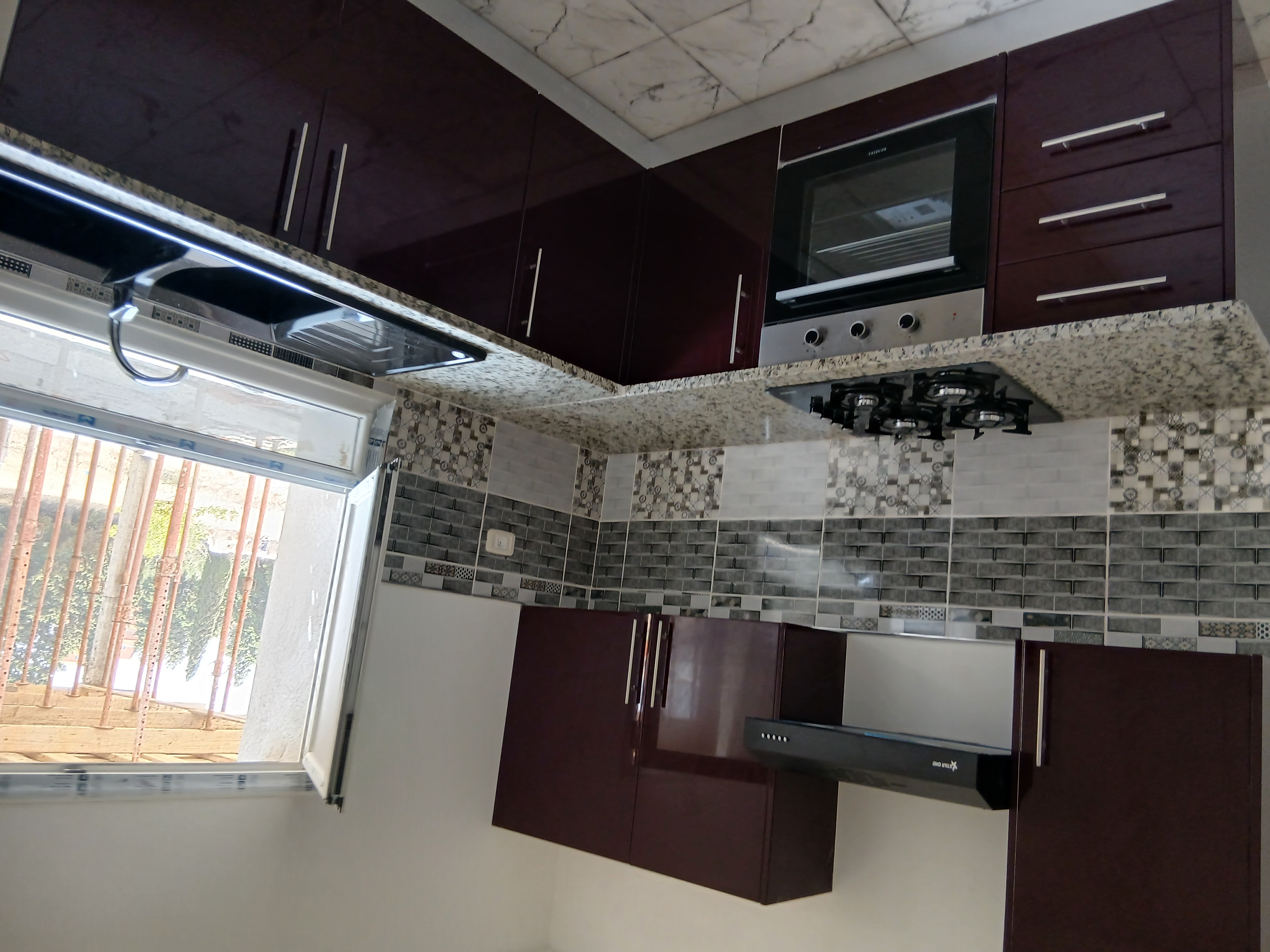 Akouda&nbsp;Chatt Meriem&nbsp;Vente&nbsp;Appart. 4 pi�ces&nbsp;Immeuble neuf surfaces500m2 composer 3 appart