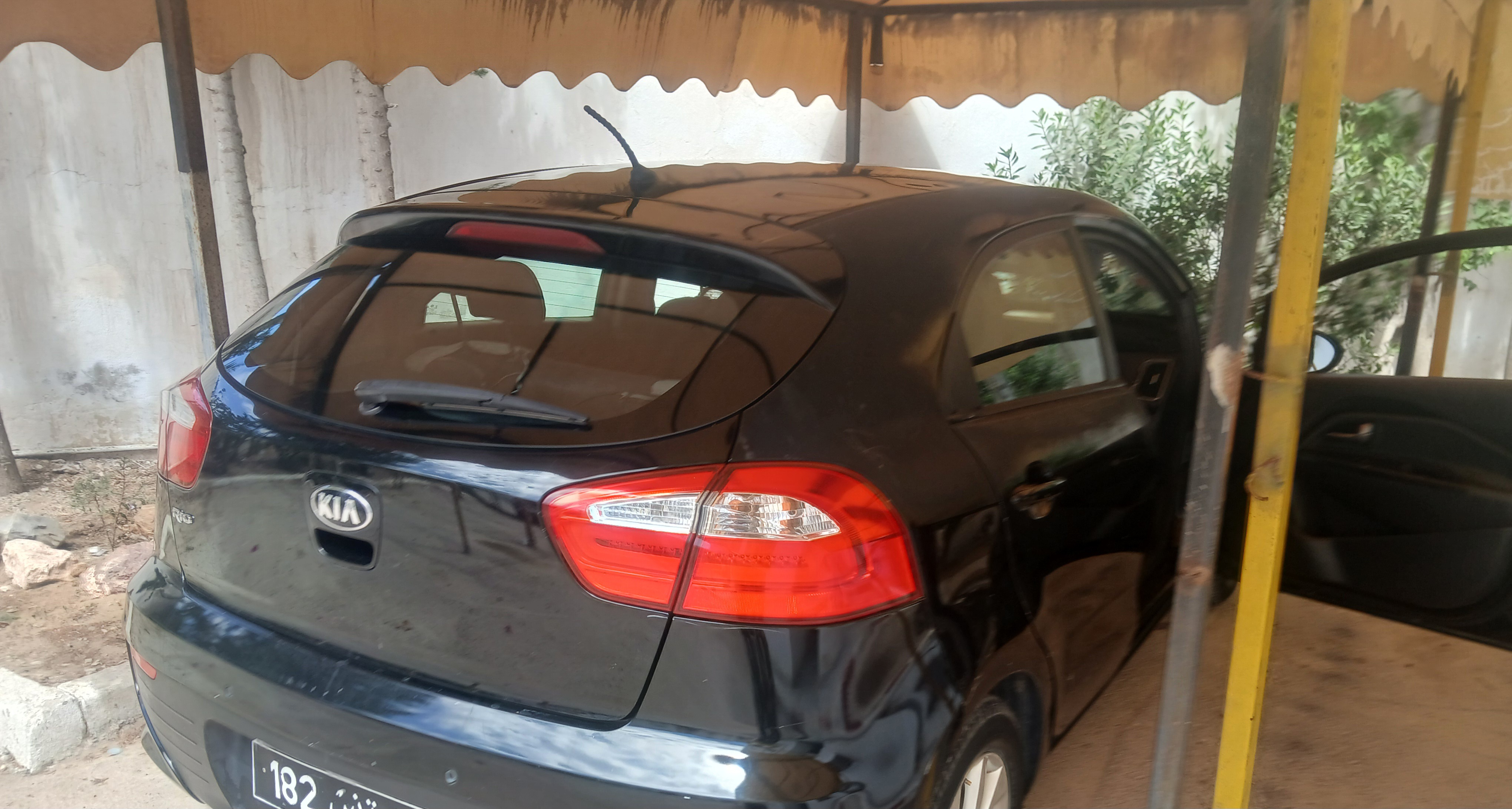 Ariana Ville&nbsp;Ariana&nbsp;Kia&nbsp;Rio&nbsp;Voiture kia rio coup�