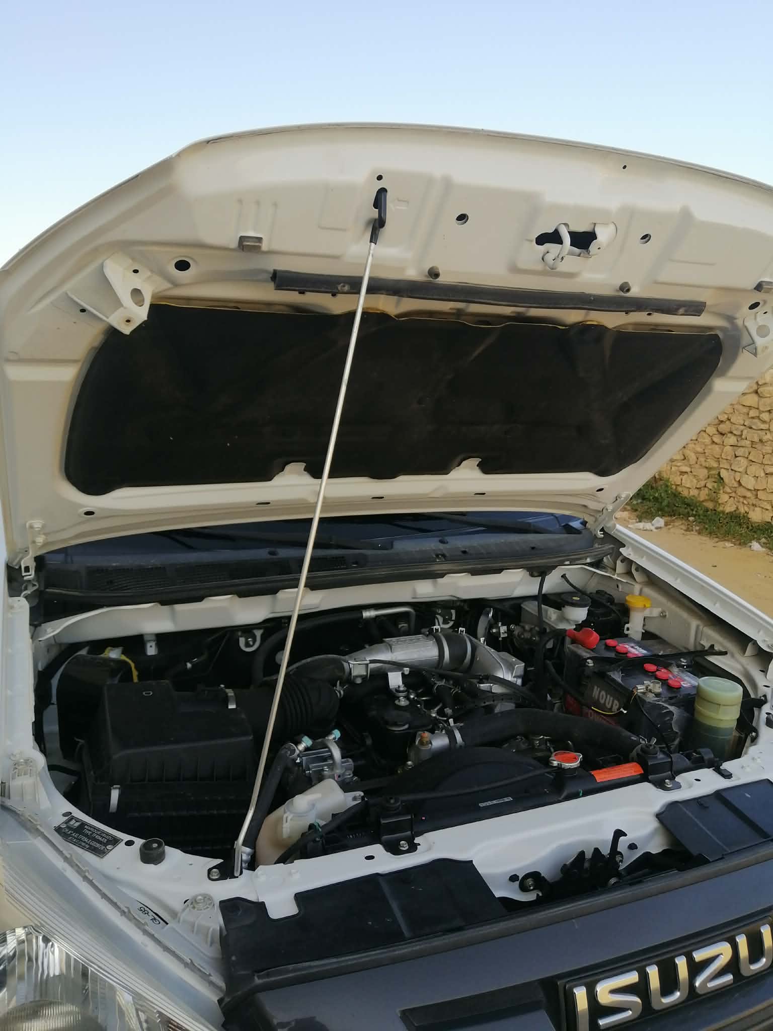 Ain Zaghouan&nbsp;Ain Zaghouan&nbsp;Isuzu&nbsp;D-Max&nbsp;Isuzu dmax 4 portes tr�s propre