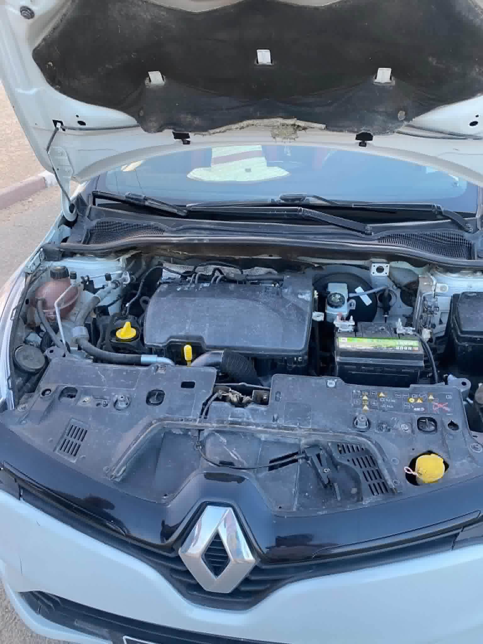 El Mdhilla&nbsp;Cite Essaada&nbsp;Renault&nbsp;Clio&nbsp;Renault clio 4    en bon �tat