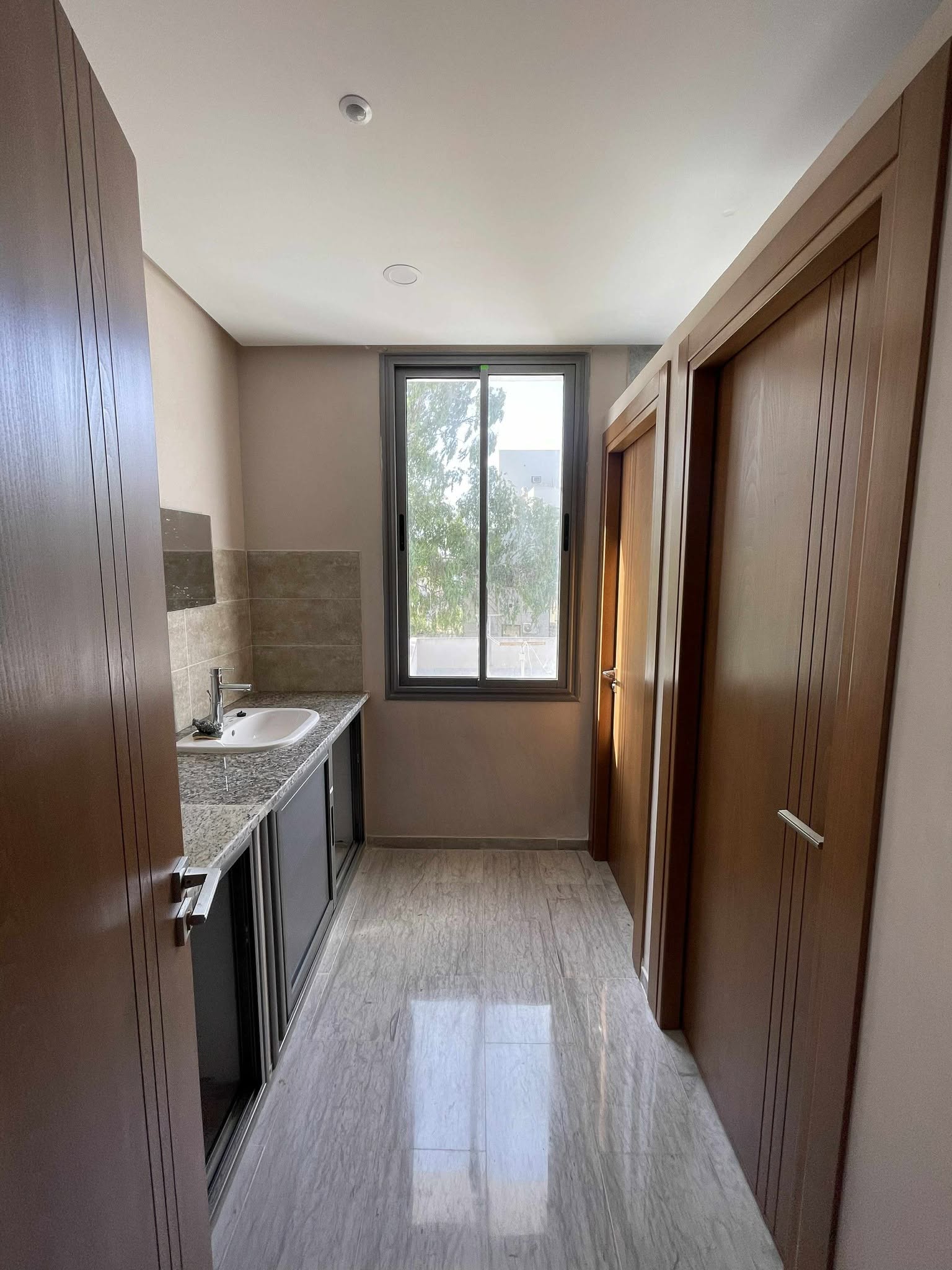 Cite El Khadra&nbsp;Cite Jardins&nbsp;Bureaux & Commerces&nbsp;Bureau&nbsp;Plateau en 350m2 � alain savary