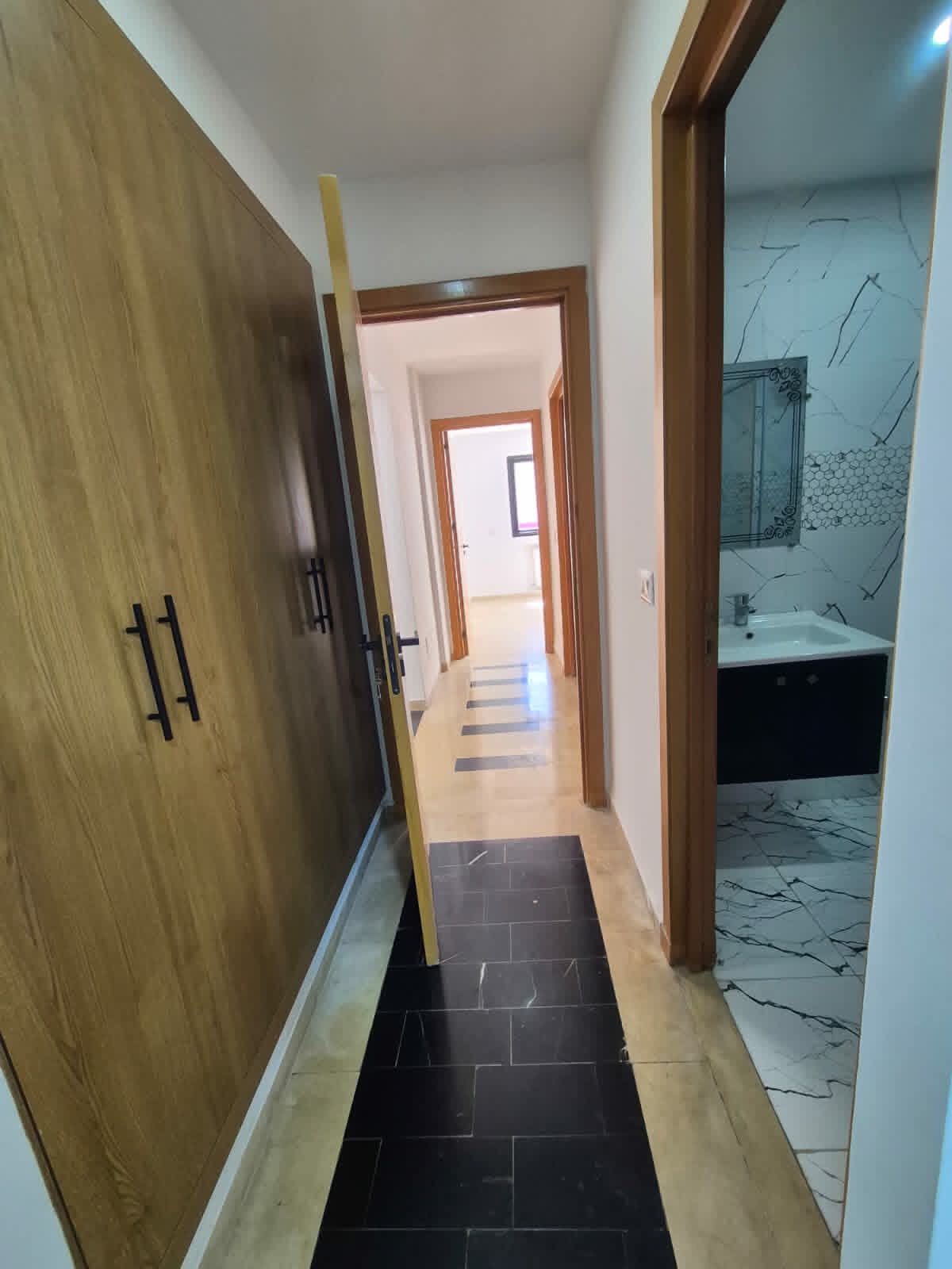 La Marsa&nbsp;El Aouina&nbsp;Vente&nbsp;Appart. 3 pi�ces&nbsp;Apprt s plus 2 �  l'aouina