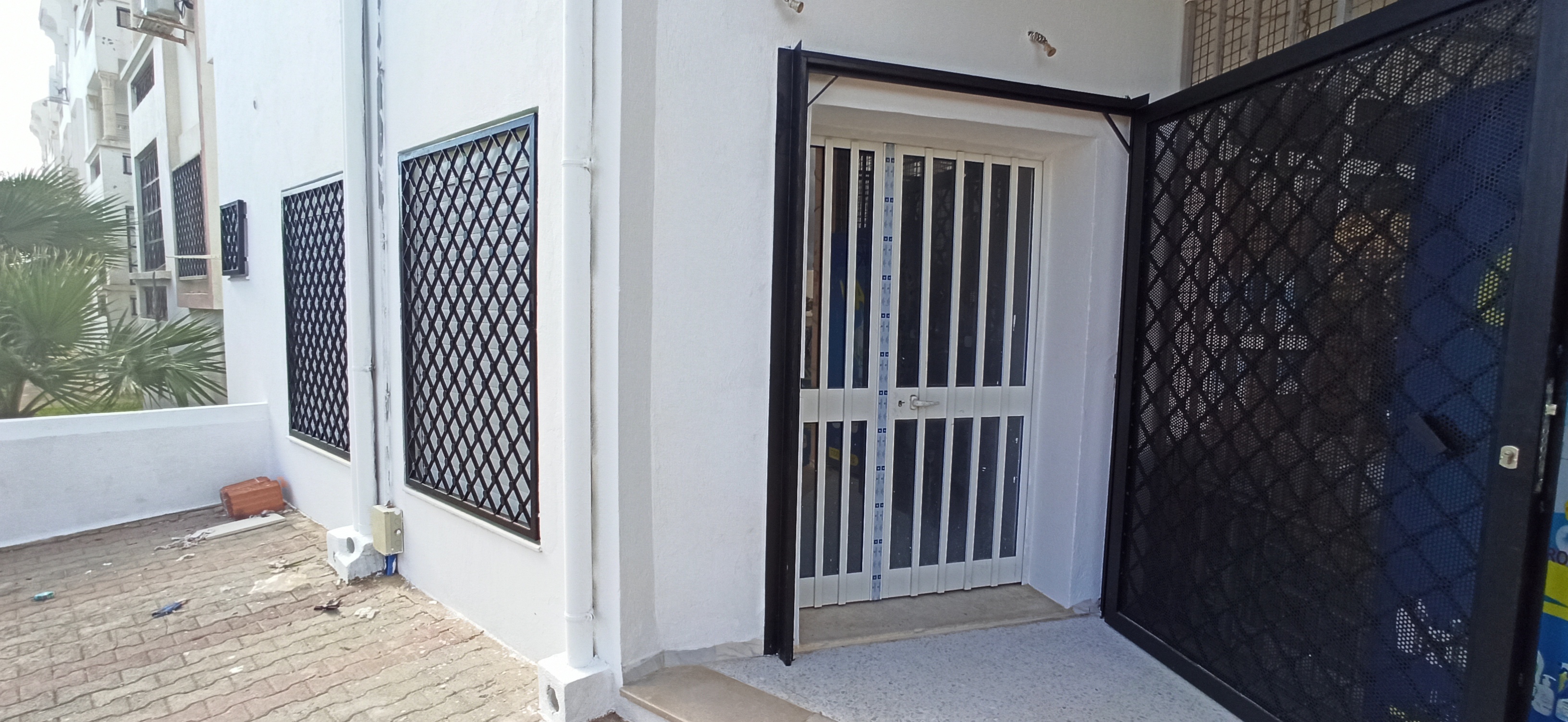 Raoued&nbsp;Borj Touil&nbsp;Vente&nbsp;Surfaces&nbsp;Local commercial a usage services