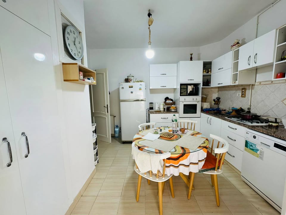 Ariana Ville&nbsp;El Menzah 7&nbsp;Vente&nbsp;Appart. 3 pi�ces&nbsp;S3 appart  avec grande terrasse