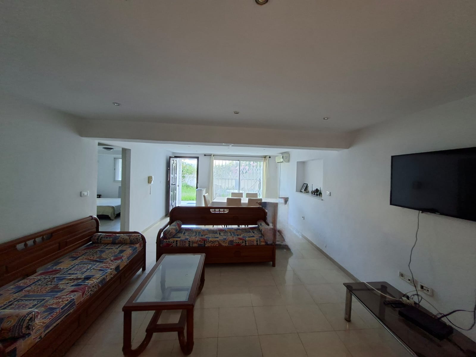 El Menzah&nbsp;El Menzah 9&nbsp;Location&nbsp;Appart. 4 pi�ces&nbsp;Rez de chauss�e de villa s plus 3 � menzah 9b