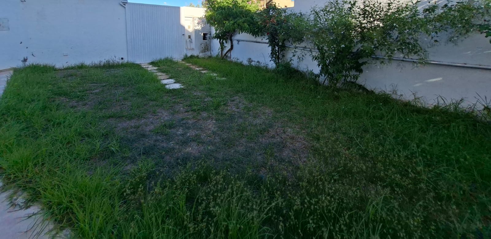 El Menzah&nbsp;El Menzah 9&nbsp;Location&nbsp;Appart. 4 pi�ces&nbsp;Rez de chauss�e de villa s plus 3 � menzah 9b