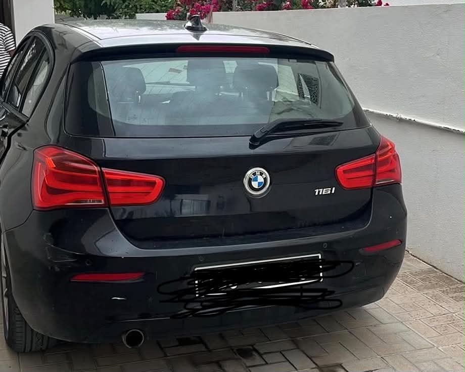 Ariana Ville&nbsp;El Menzah 8&nbsp;Bmw&nbsp;S�rie 1&nbsp;Bmw serie 1 116 en bon etat
