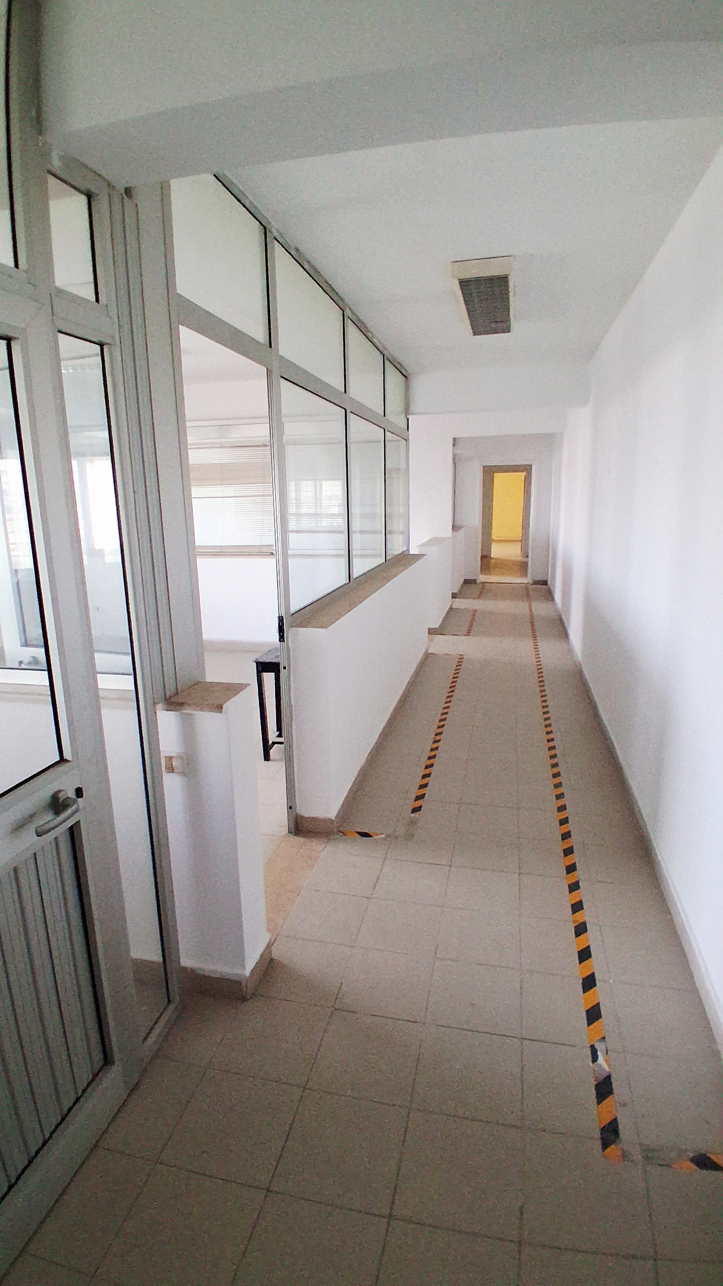 Megrine&nbsp;Zone Industrielle Saint Gobin&nbsp;Bureaux & Commerces&nbsp;Bureau&nbsp;Bureau  au zone industrielle saint gobin  m�grine