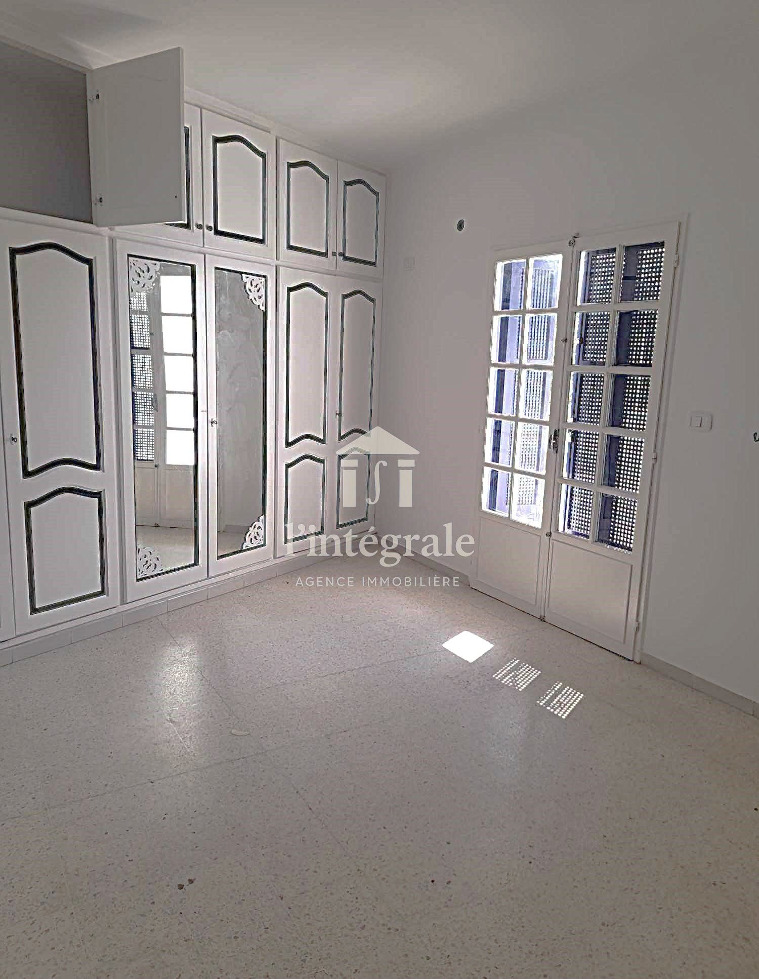 El Menzah&nbsp;El Manar 1&nbsp;Location&nbsp;Maisons&nbsp;Triplex exceptionnel � usage mixte