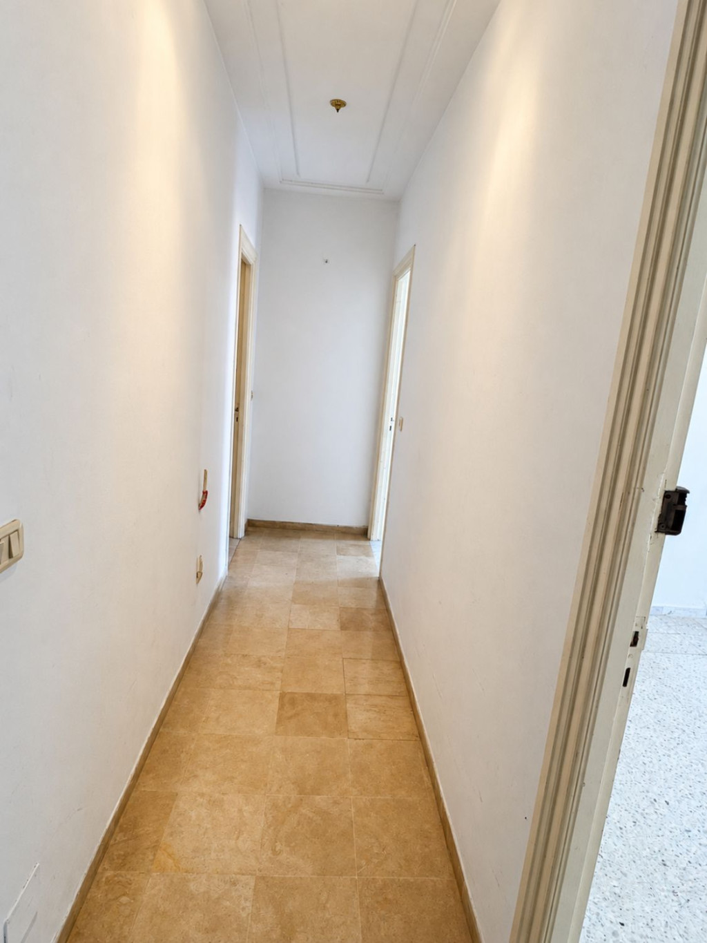 Ben Arous&nbsp;Ben Arous&nbsp;Bureaux & Commerces&nbsp;Fond de Commerce&nbsp;Local avec terrasse � � m�dina jadida