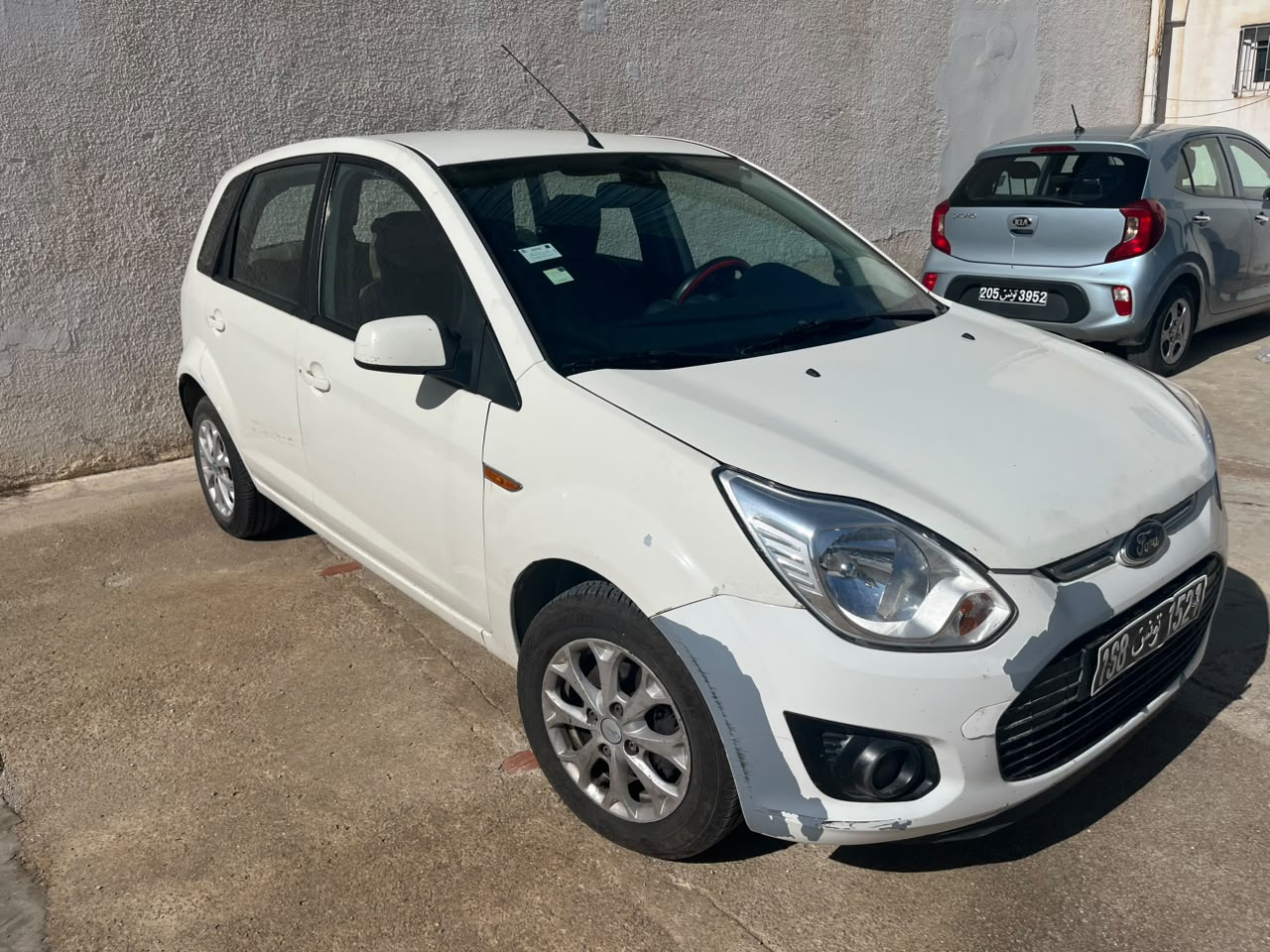 Rades&nbsp;Rades&nbsp;Ford&nbsp;Fiesta&nbsp;Ford figo annee 2013 1er main