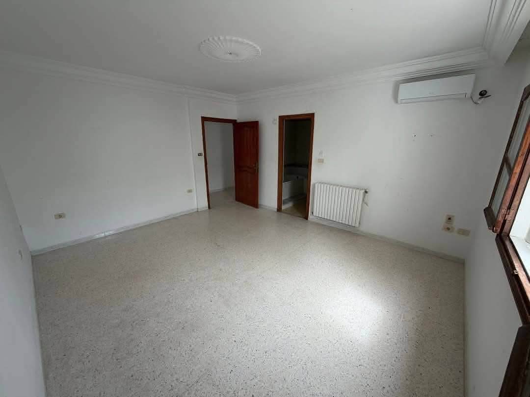 Ariana Ville&nbsp;Cite Ennasr 1&nbsp;Location&nbsp;Appart. 5 pi�ces+&nbsp;S4 1600d ennasr 1
